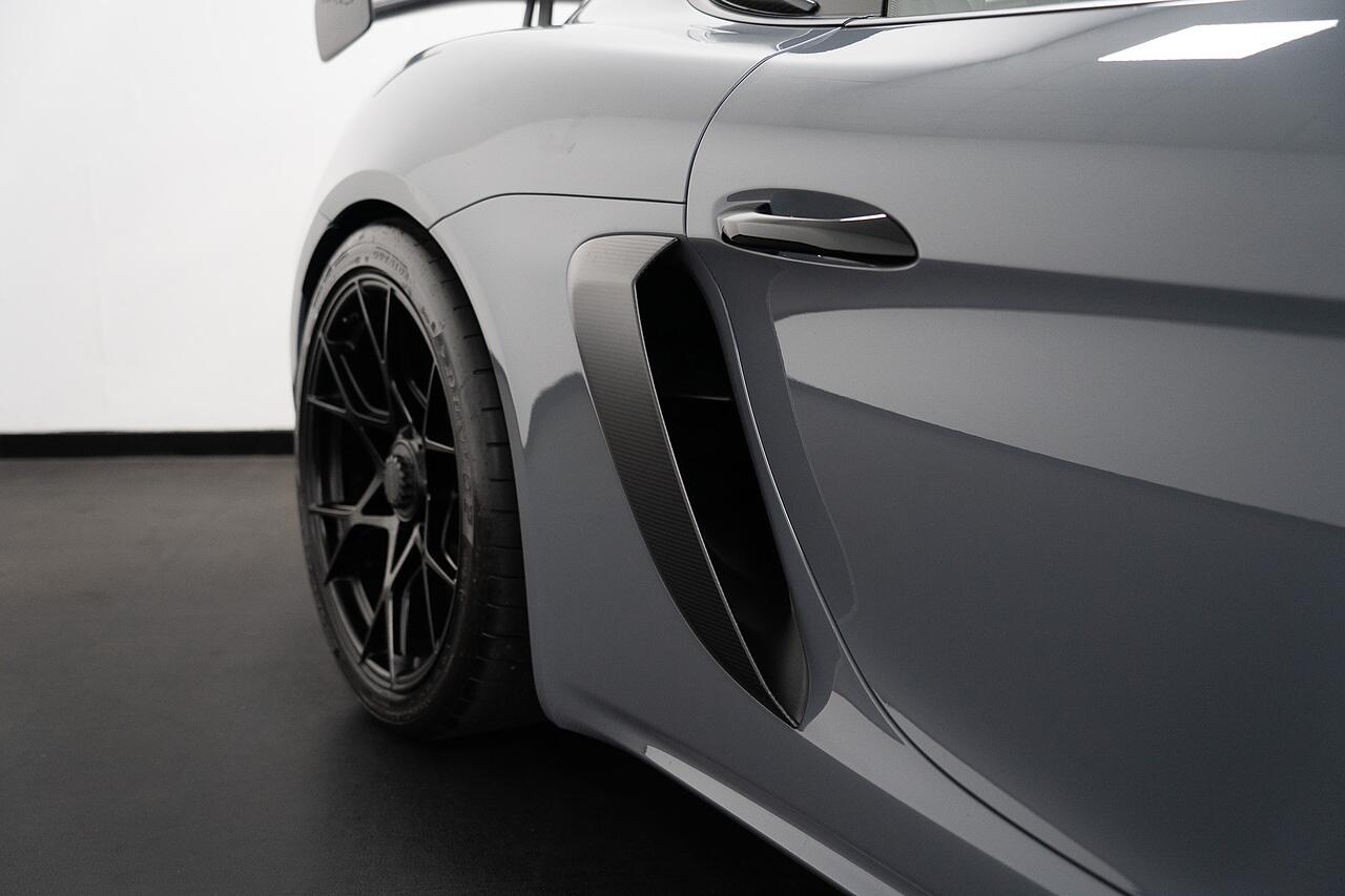Porsche Cayman view 33