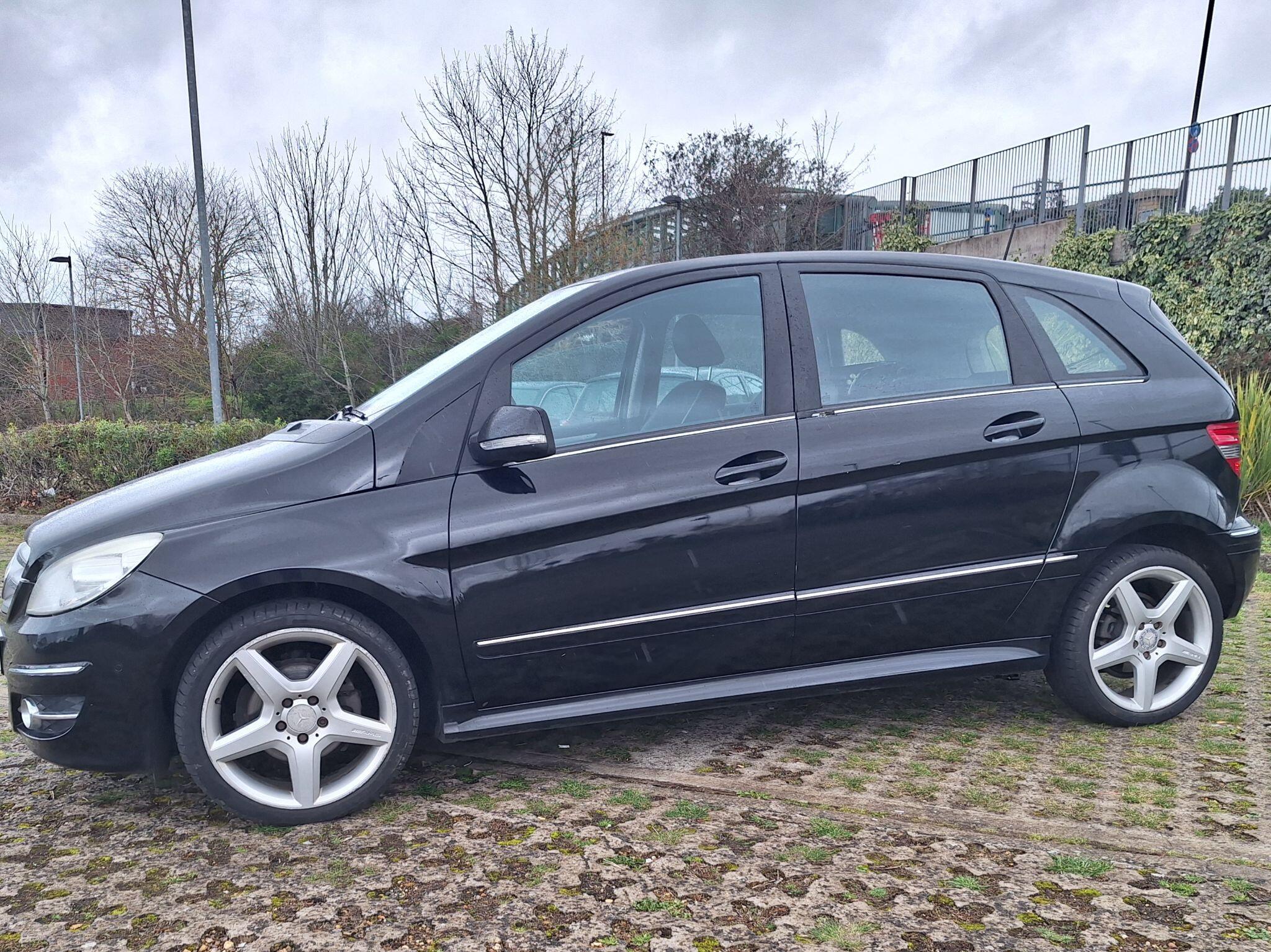 Mercedes-Benz B-Class view 4