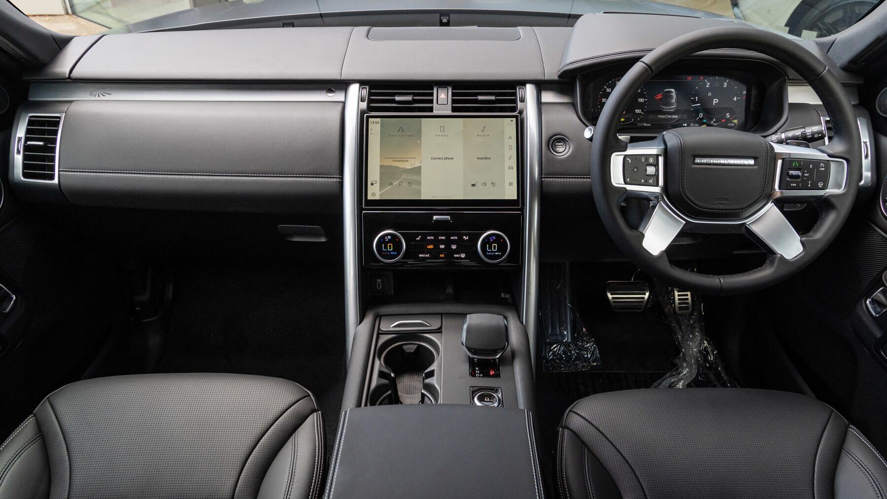 Land Rover Discovery view 9