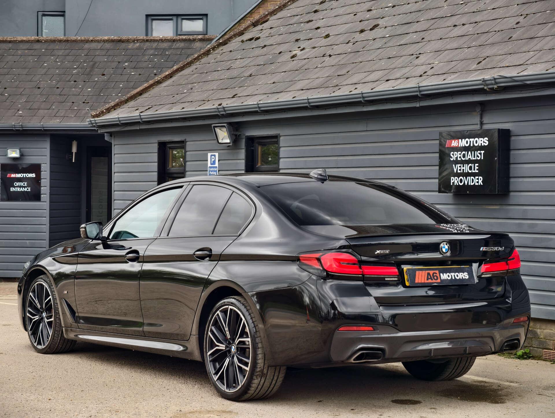 BMW 5 Series view 13