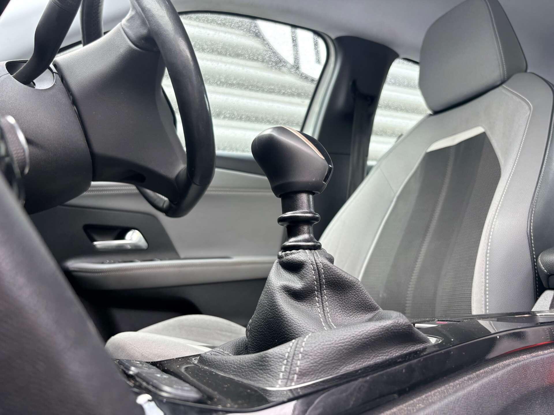 Vauxhall Mokka view 34