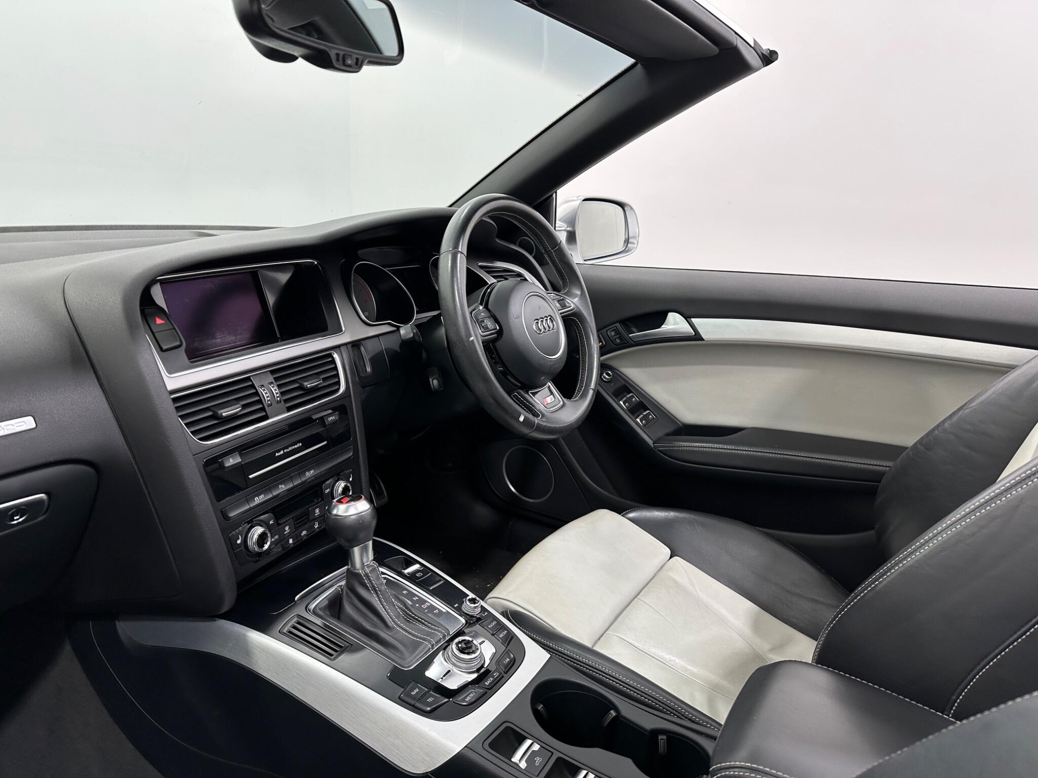 Audi S5 view 31
