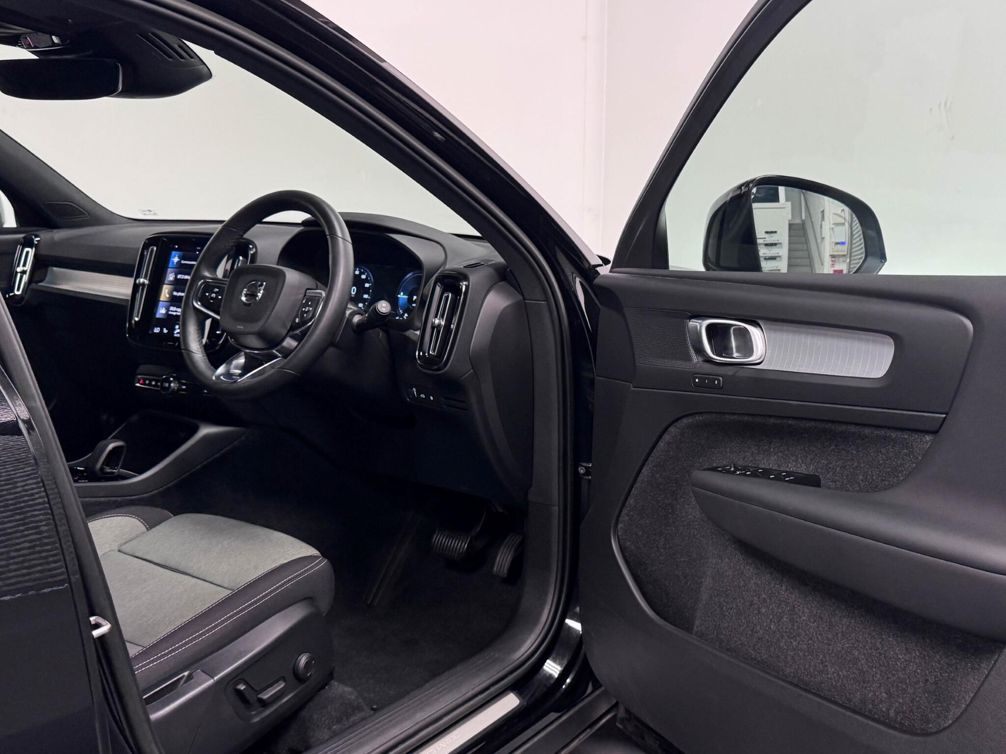 Volvo XC40 view 32