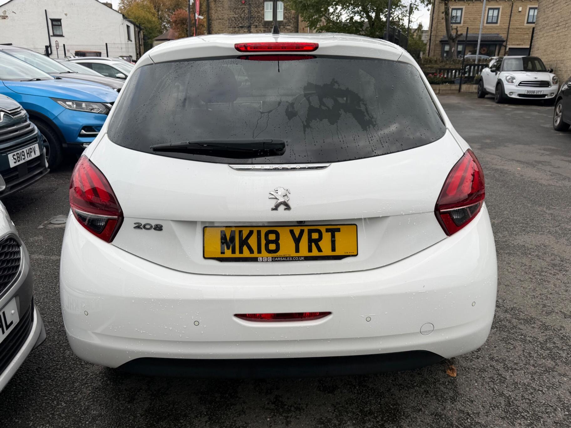 Peugeot 208 view 7