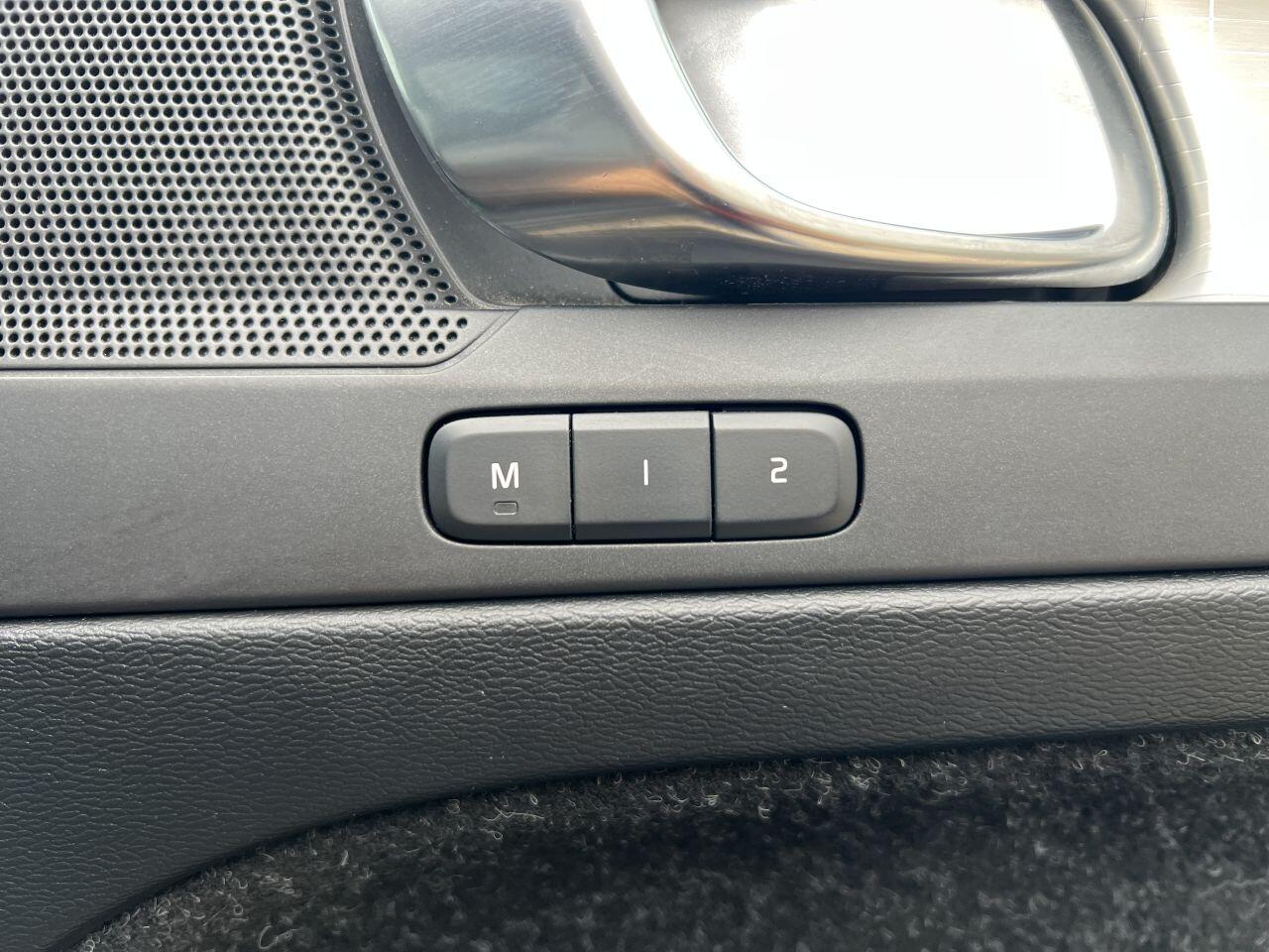 Volvo XC40 view 19
