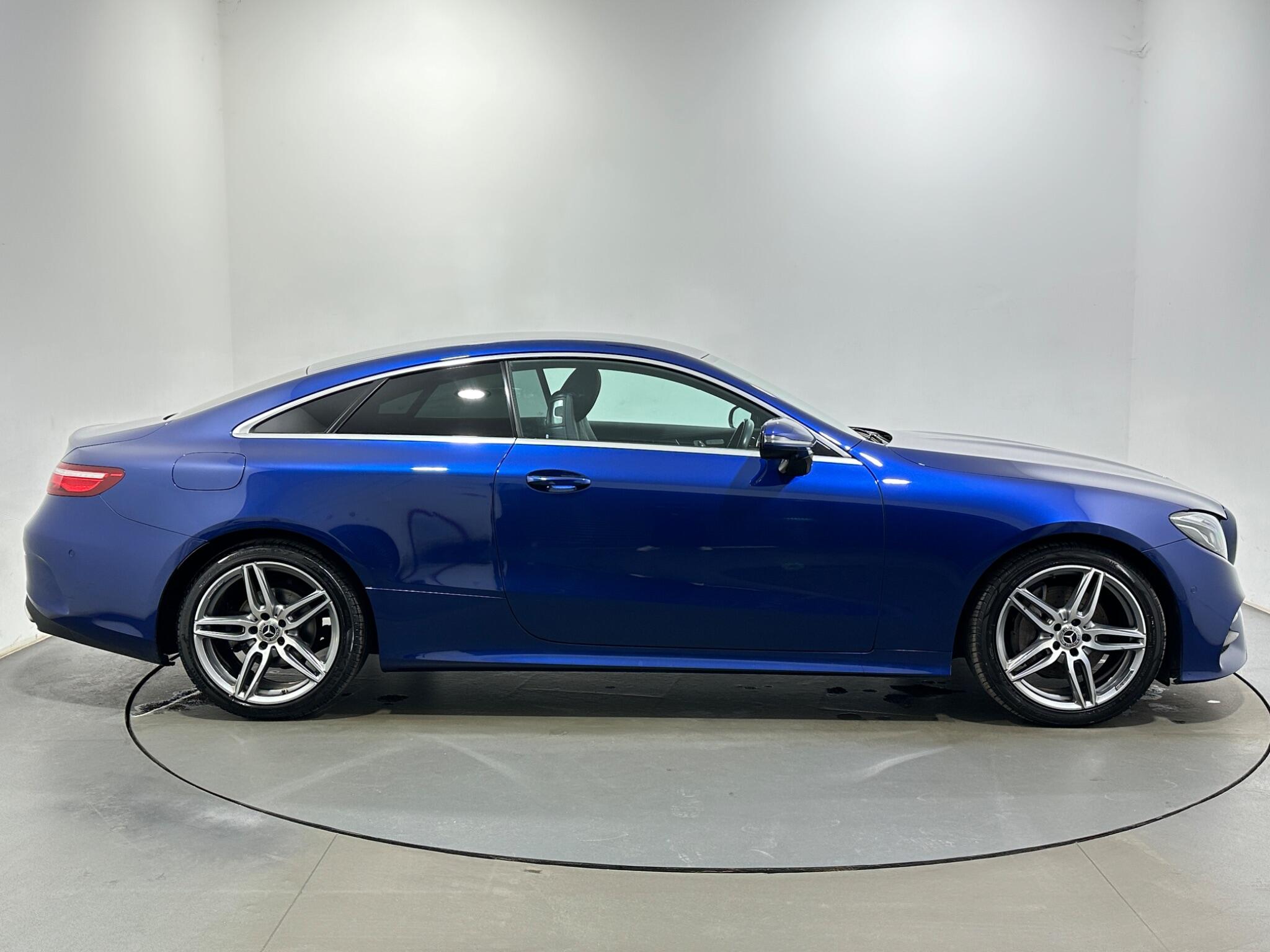 Mercedes-Benz E-Class view 9