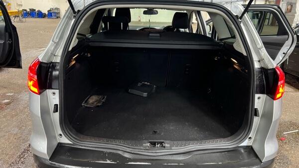 Ford Focus view 11