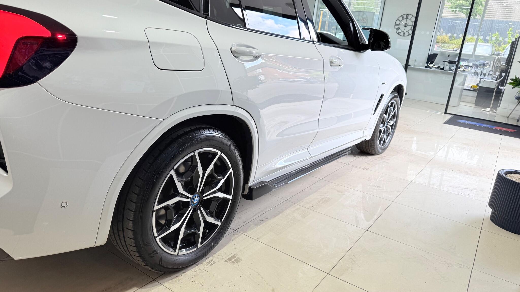 BMW X3 view 8
