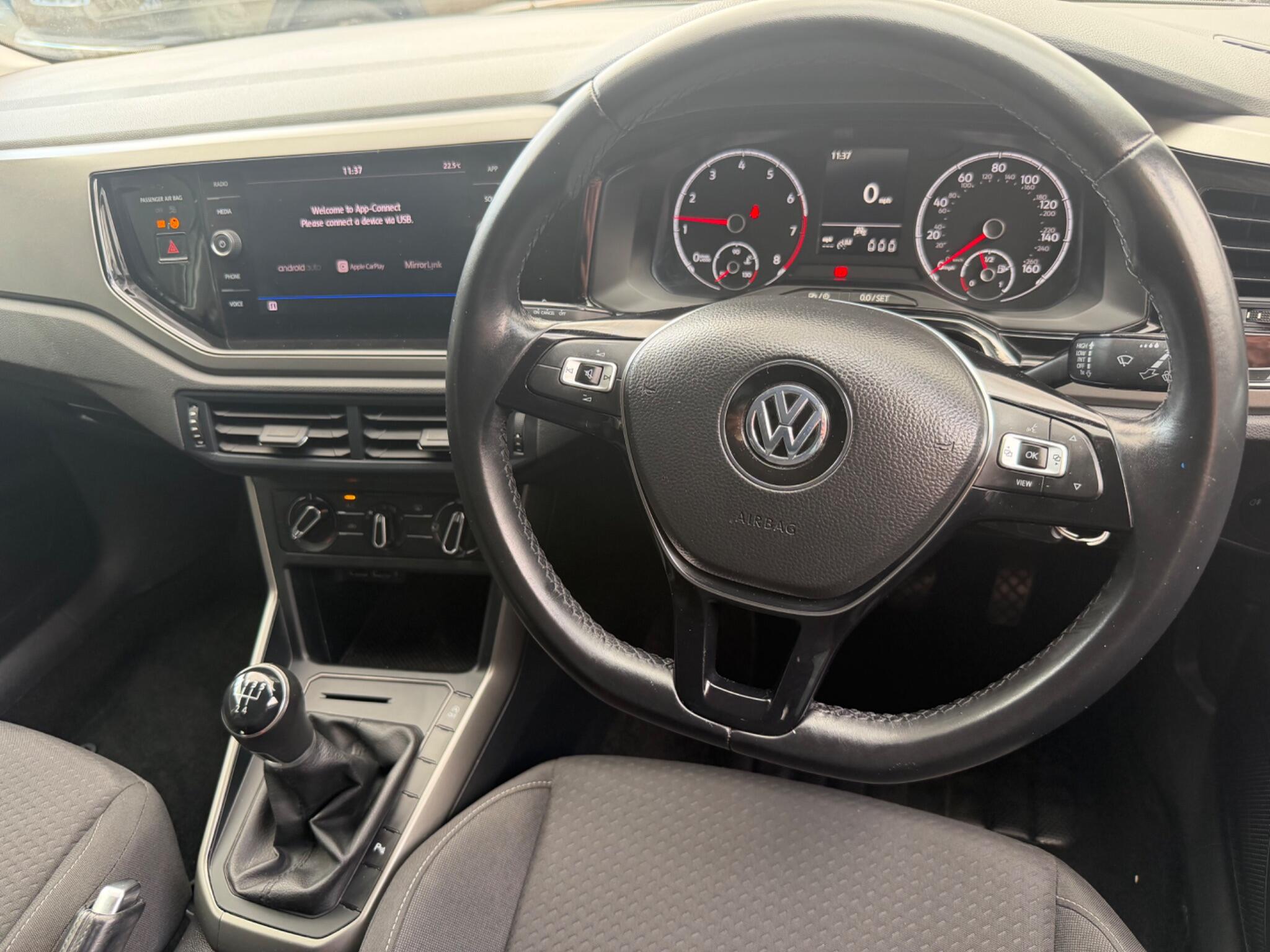 Volkswagen Polo view 2