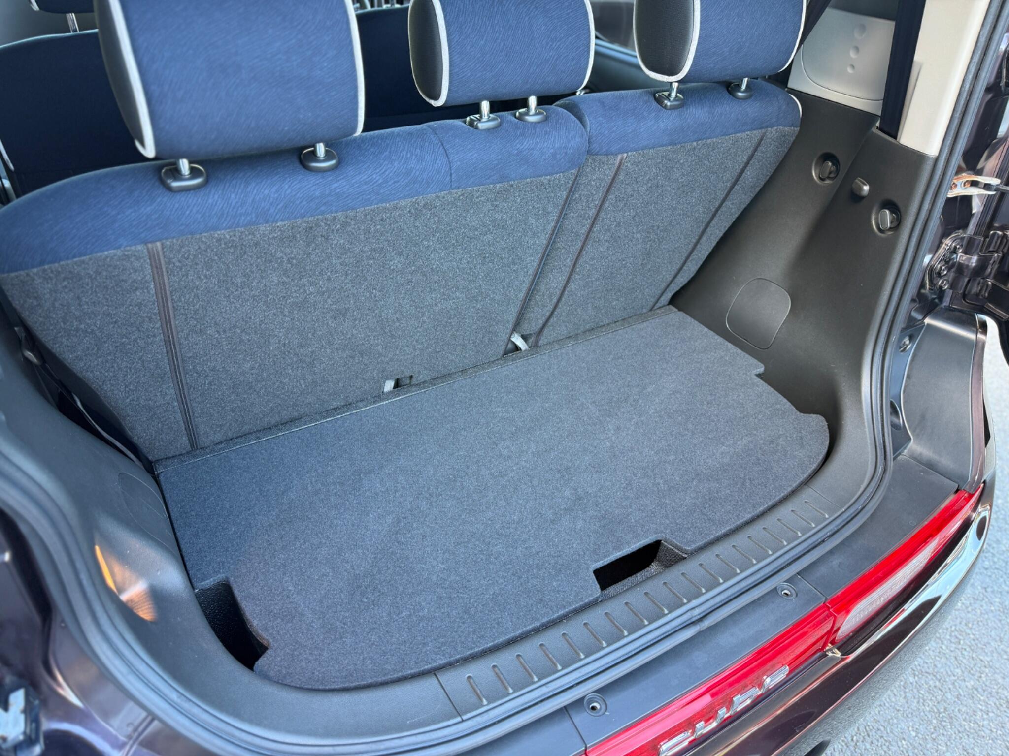 Nissan Cube view 60