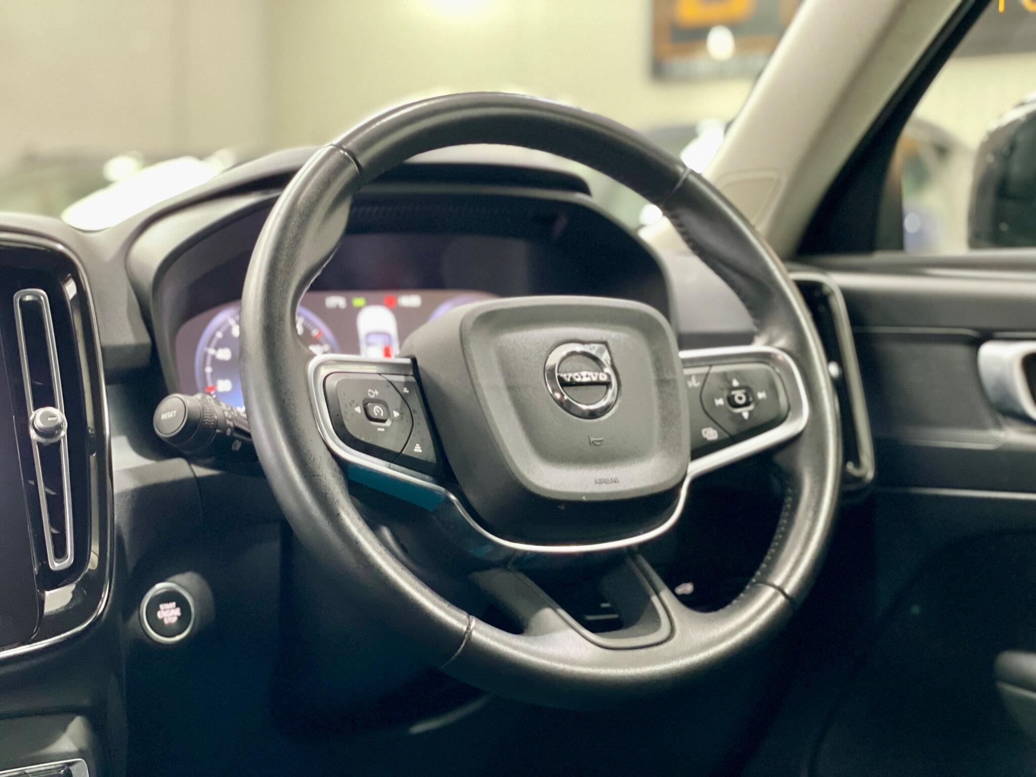 Volvo XC40 view 44