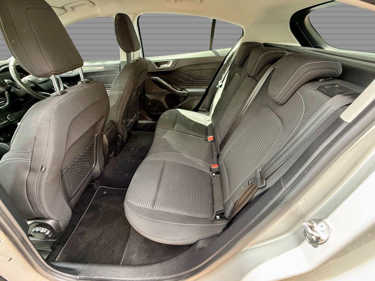 Ford Focus view 26