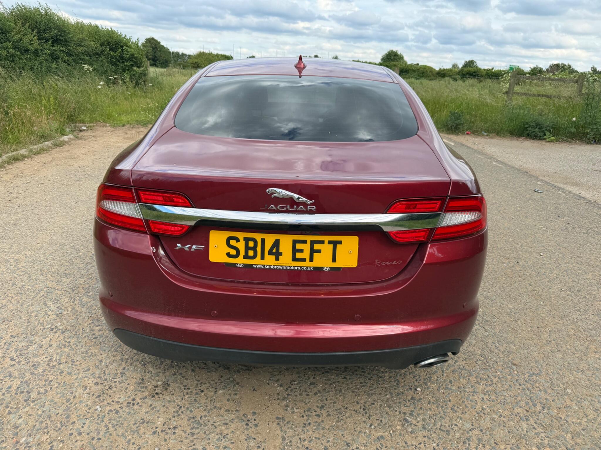 Jaguar XF view 32
