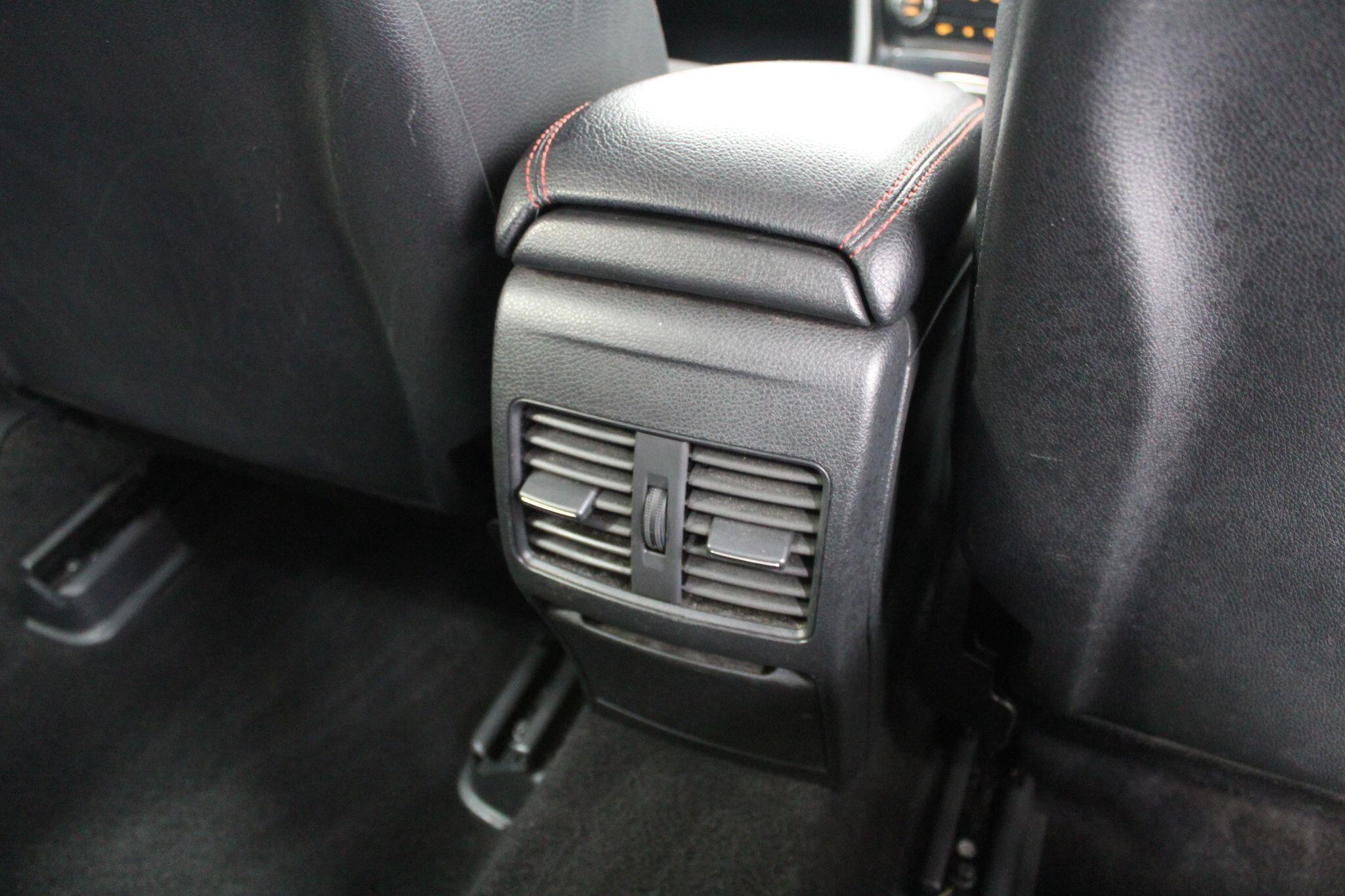 Mercedes-Benz CLA view 53