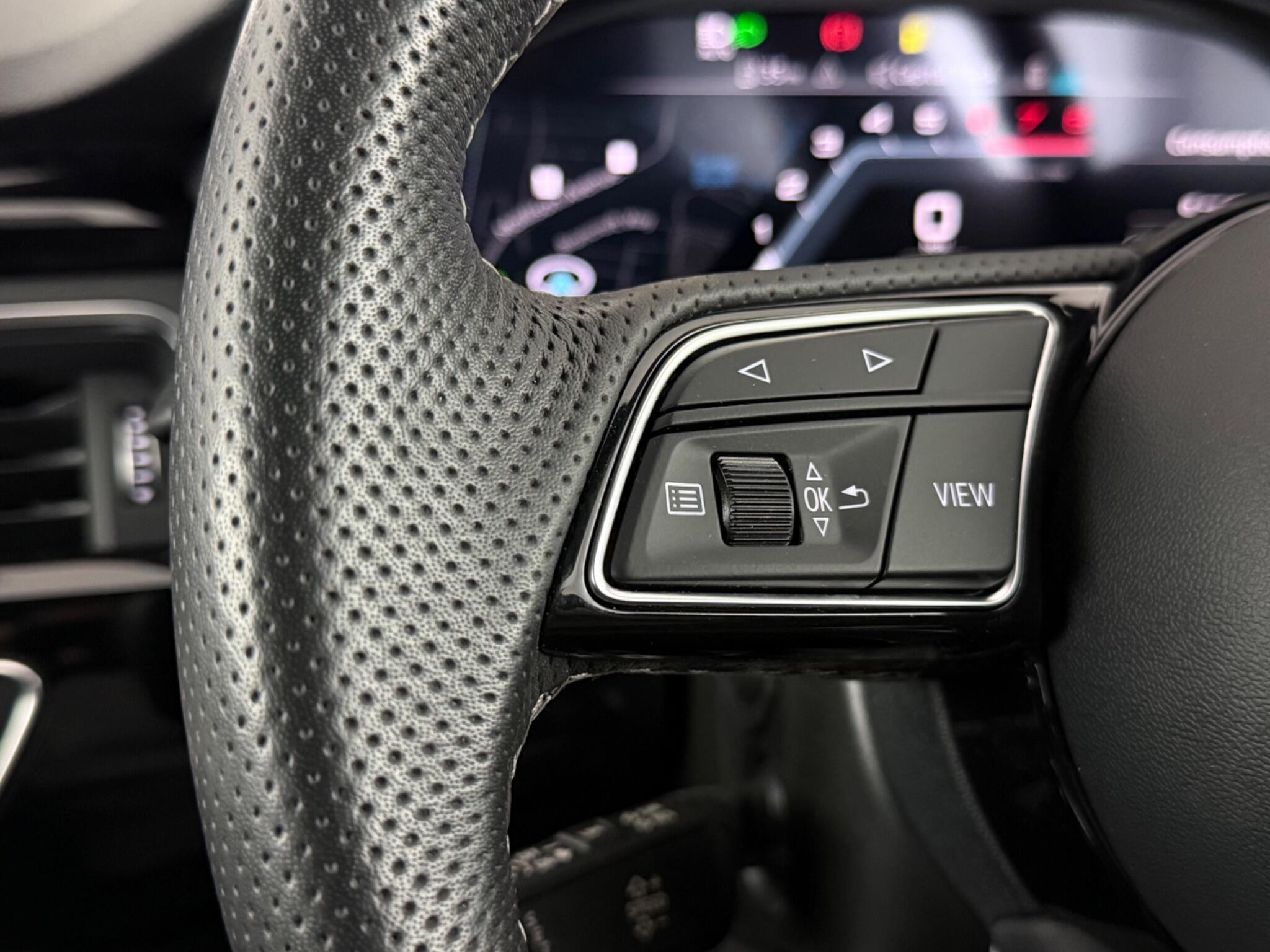 Audi A4 view 13