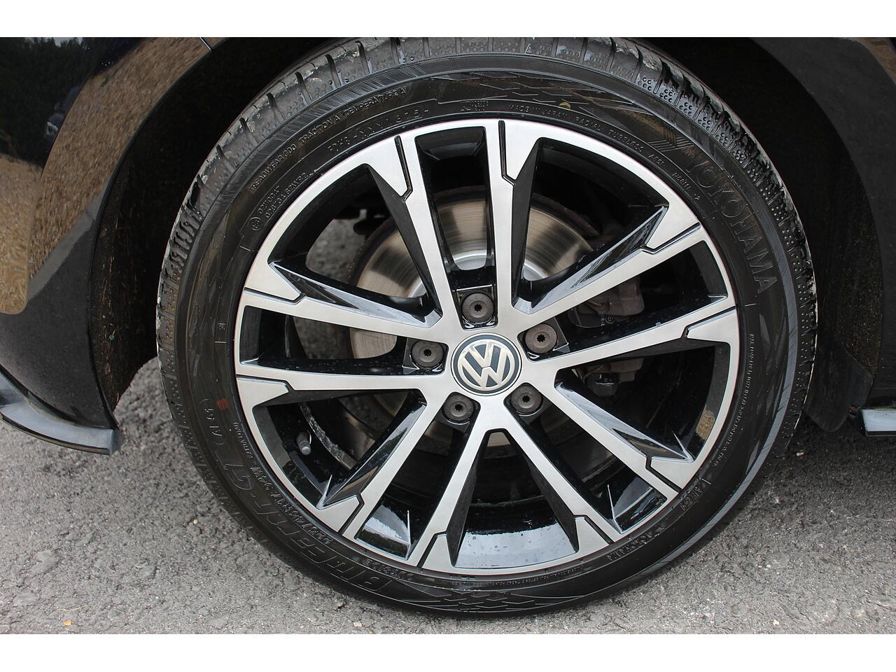 Volkswagen Golf view 42
