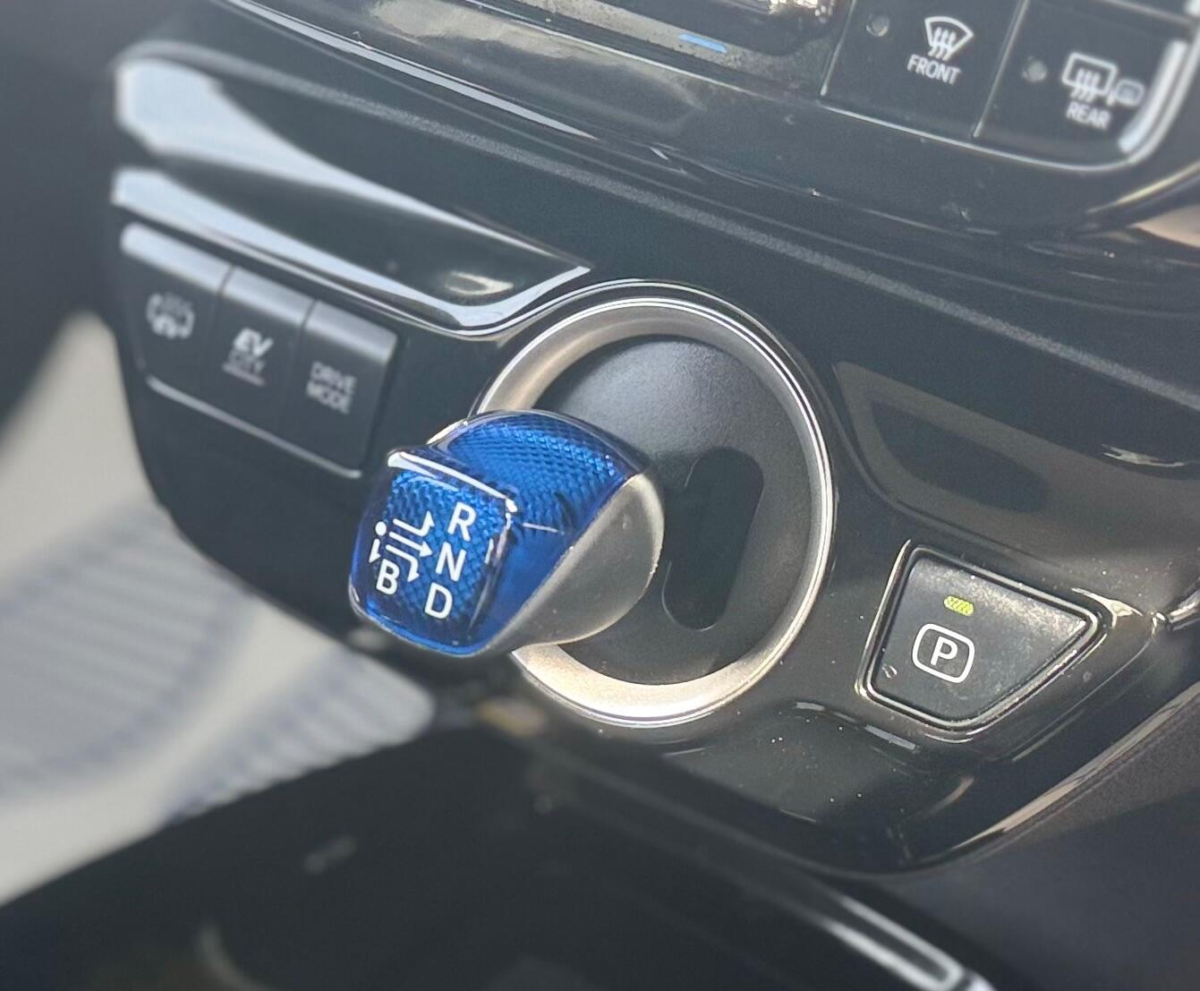 Toyota Prius view 16