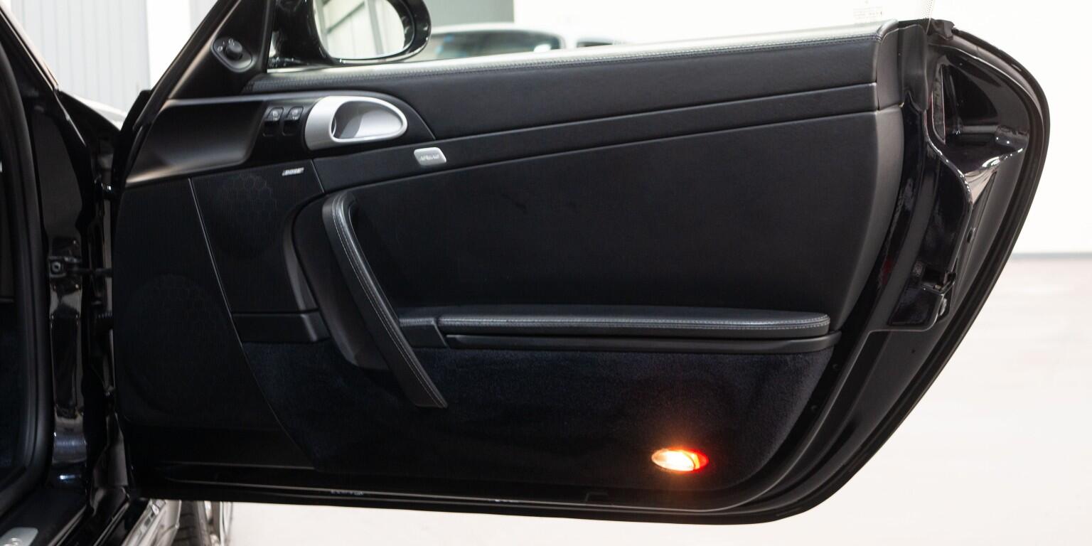Porsche 911 view 25