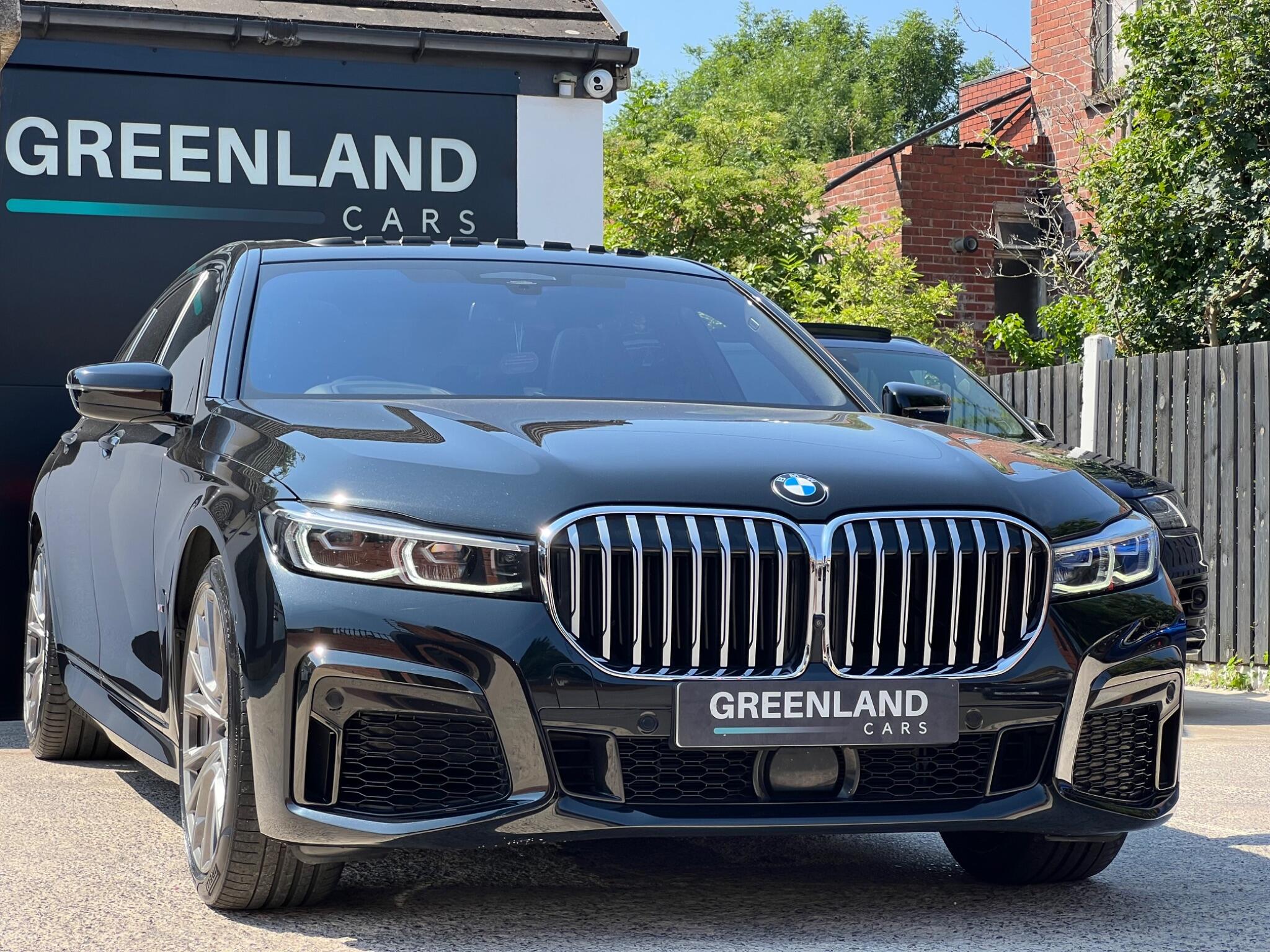 BMW 7 Series view 29
