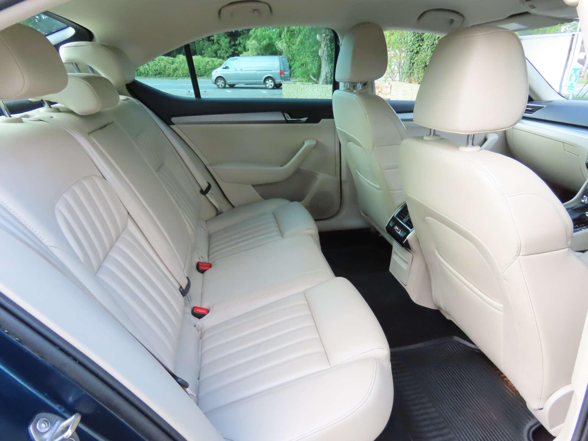 Skoda Superb view 9