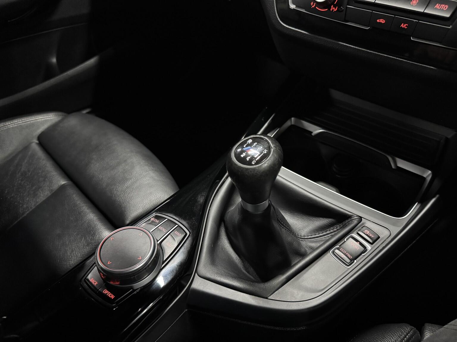 BMW 1 Series view 30