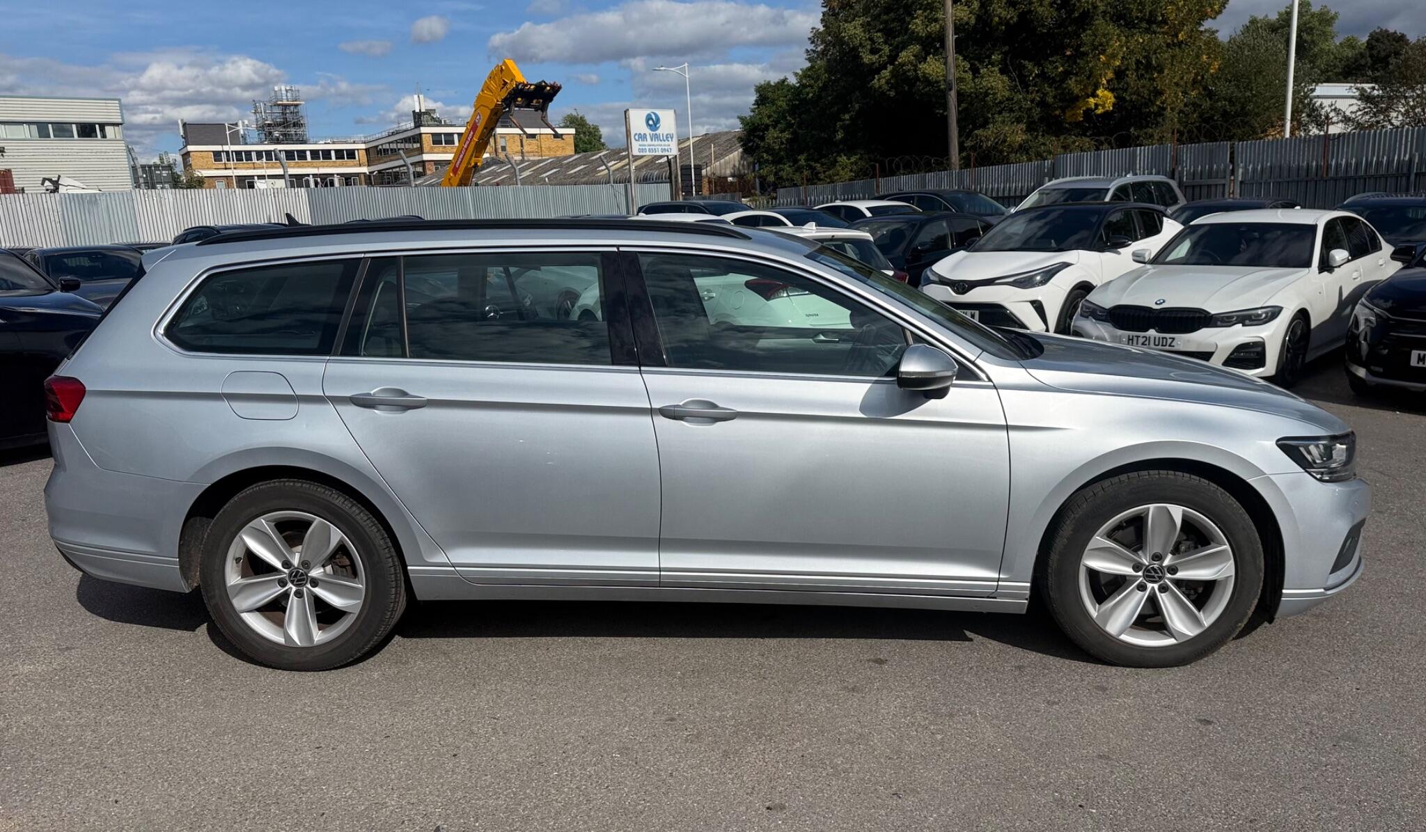 Volkswagen Passat view 6