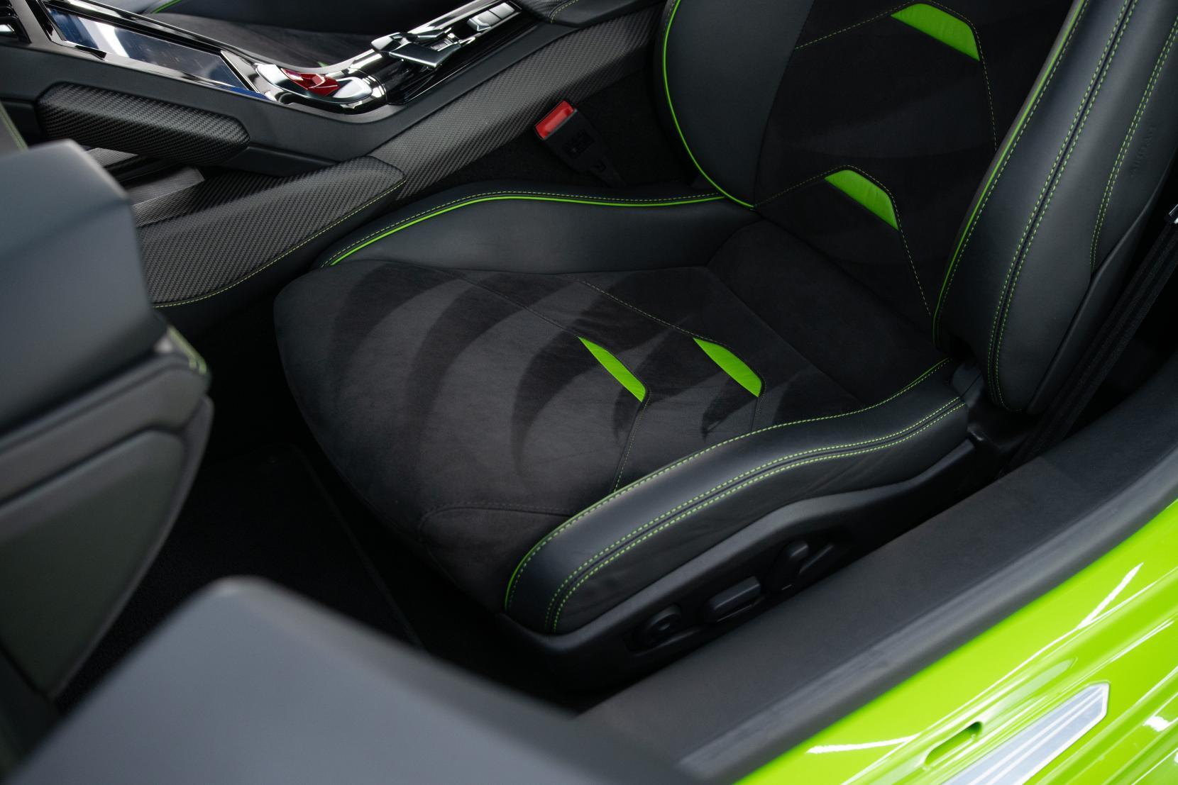 Lamborghini Huracan view 9