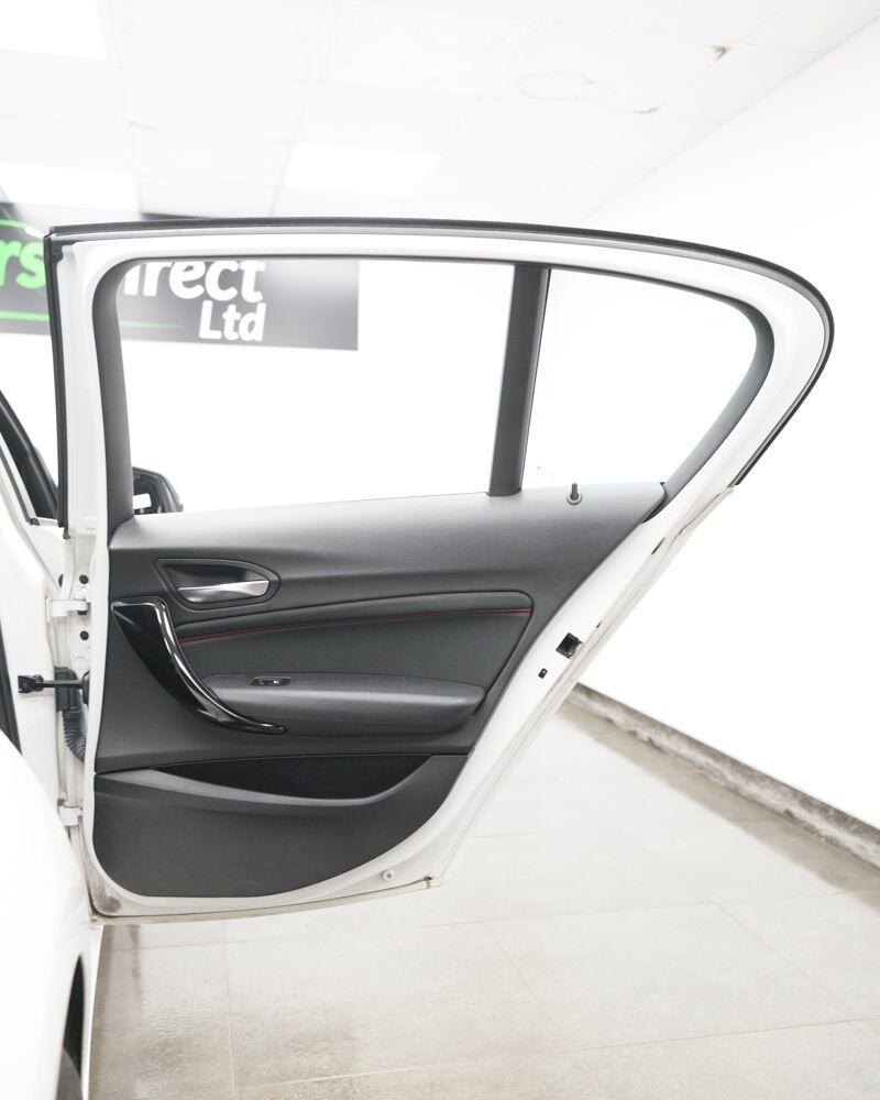 BMW 1 Series view 13