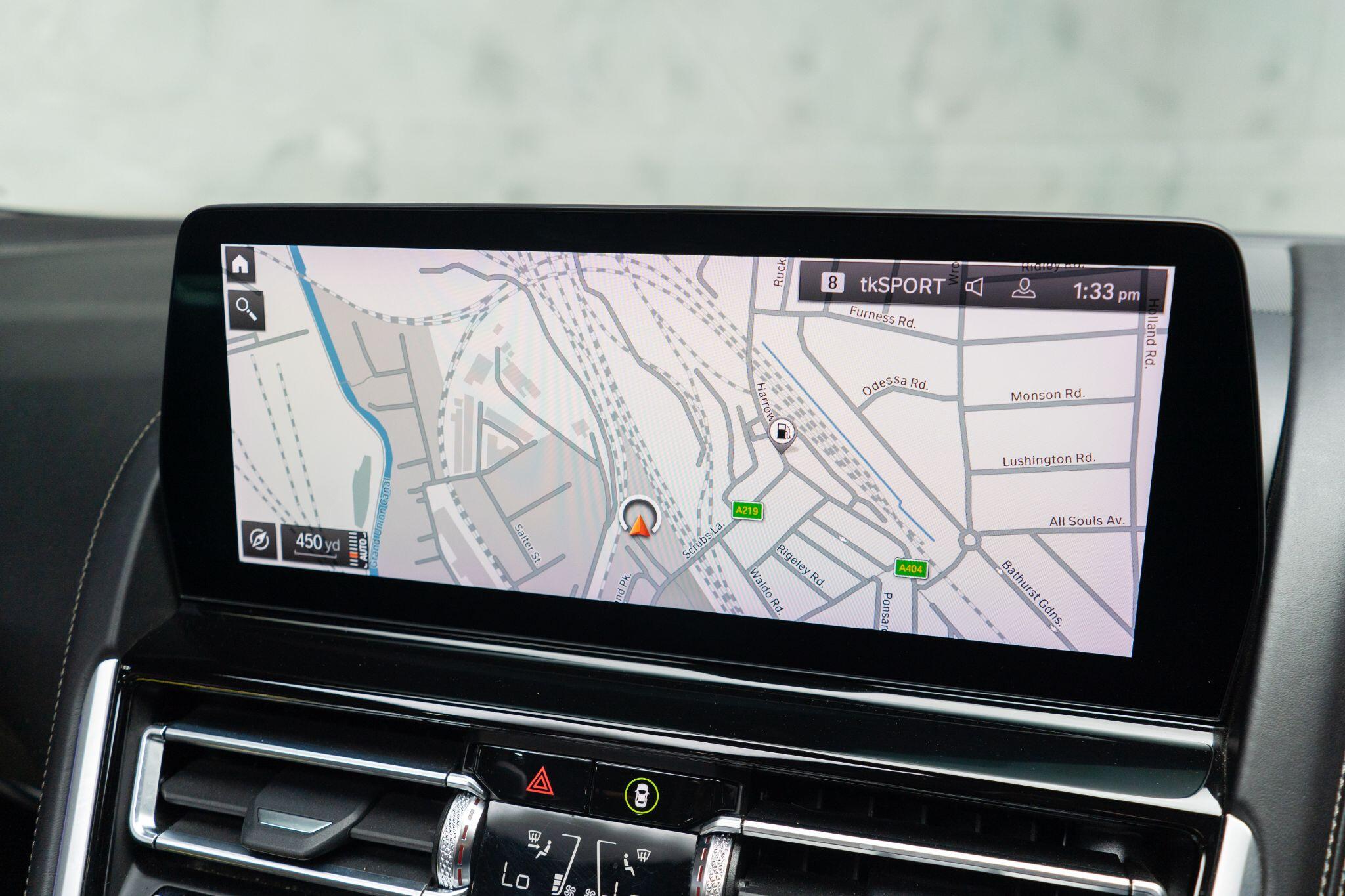BMW 8 Series view 35