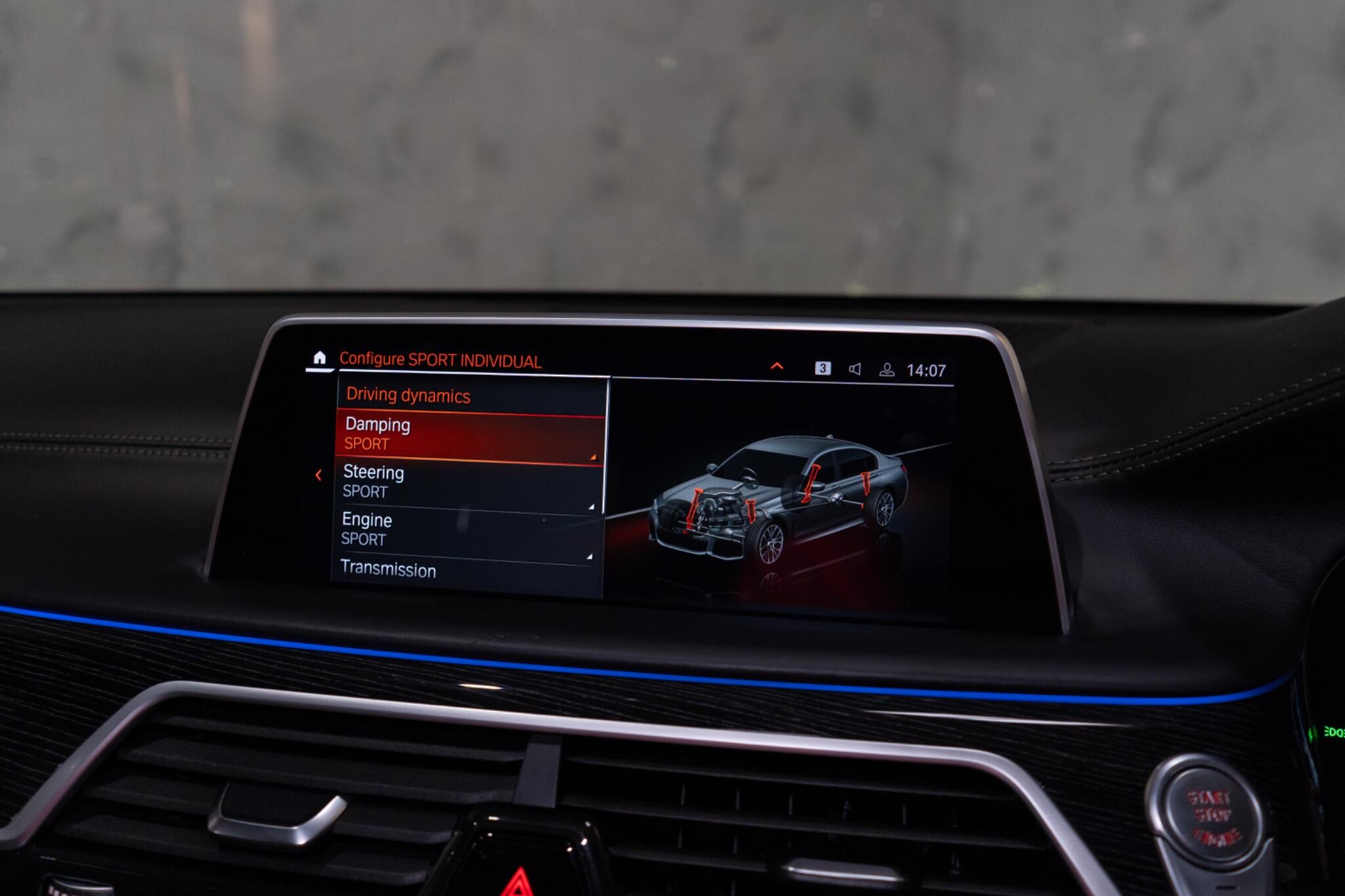 BMW 7 Series view 23