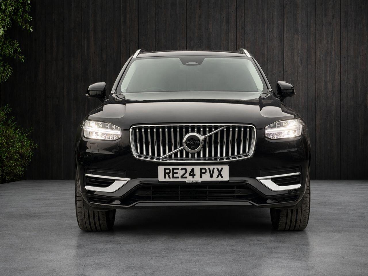 Volvo XC90 view 9