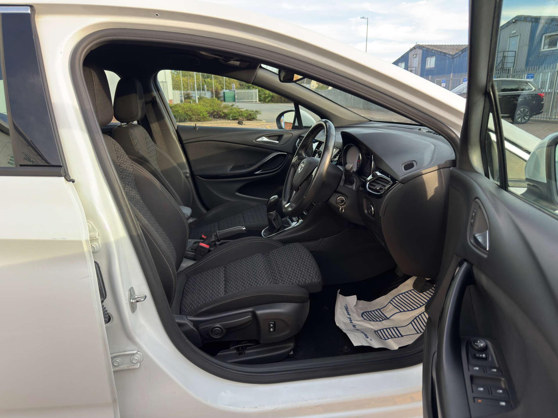 Vauxhall Astra view 18