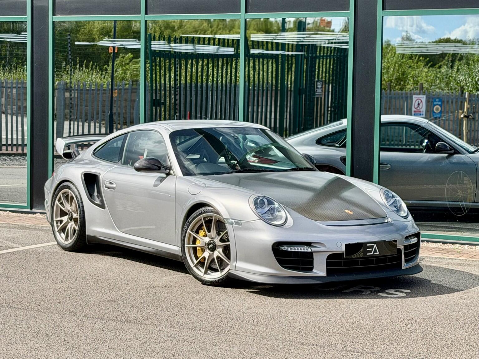 Porsche 911 view 5