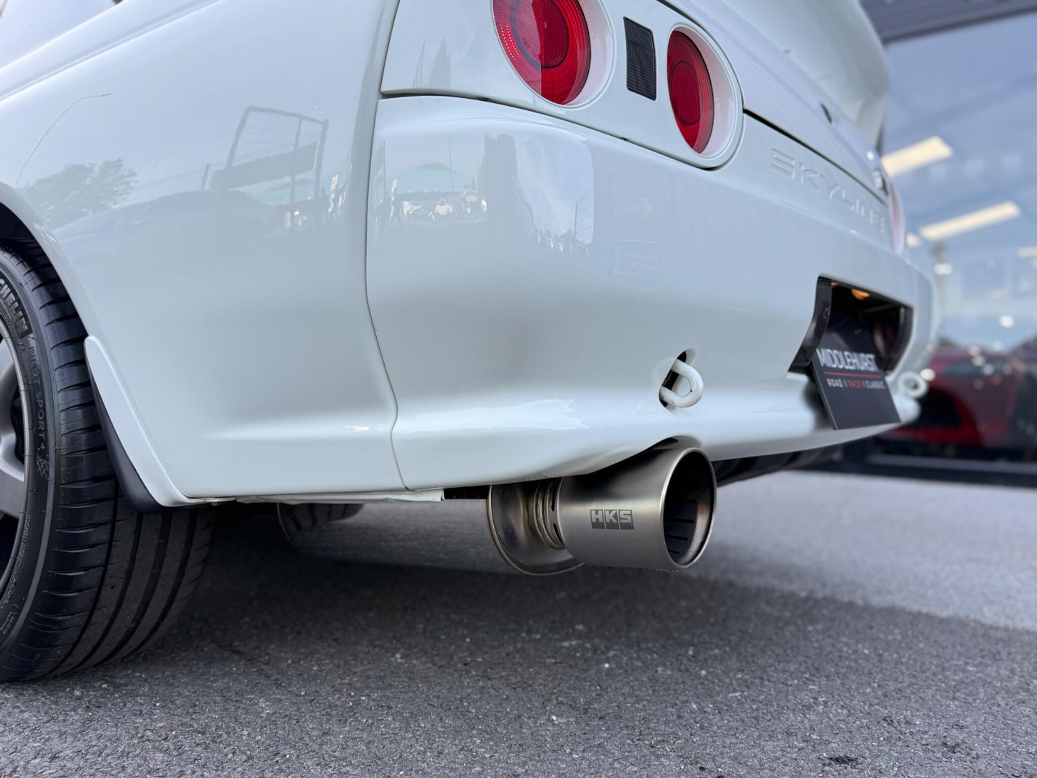 Nissan Skyline view 9