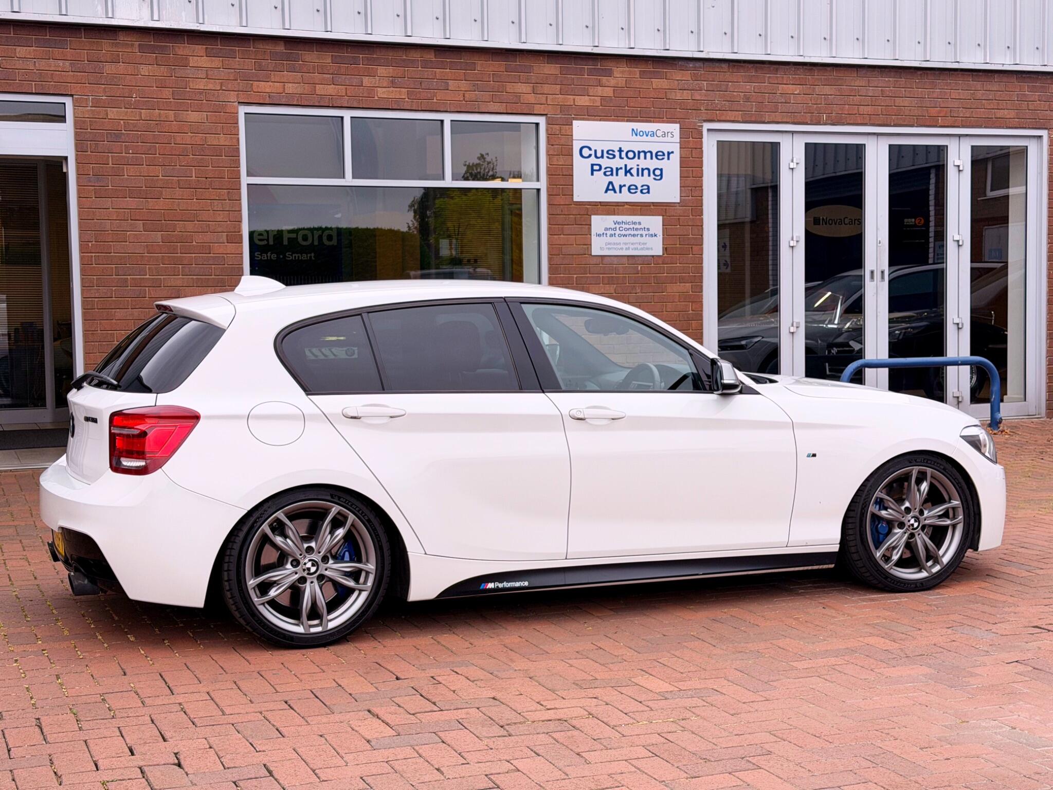 BMW 1 Series view 16