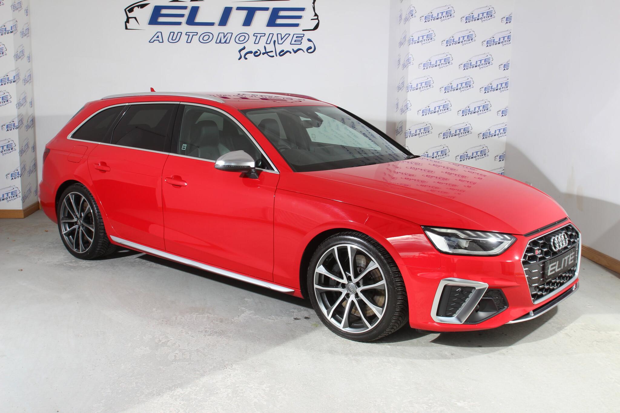 Audi S4 view 4