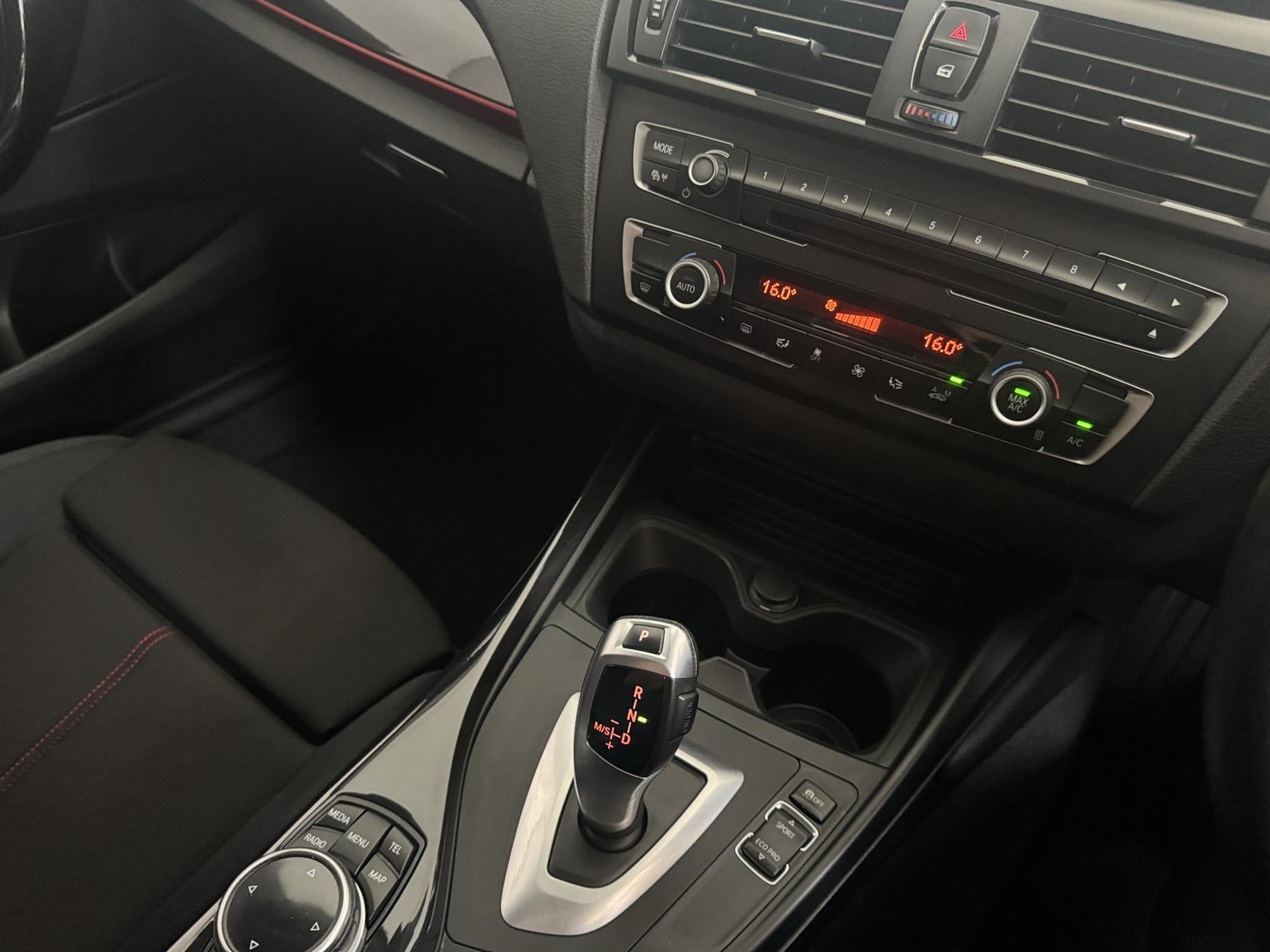 BMW 1 Series view 52