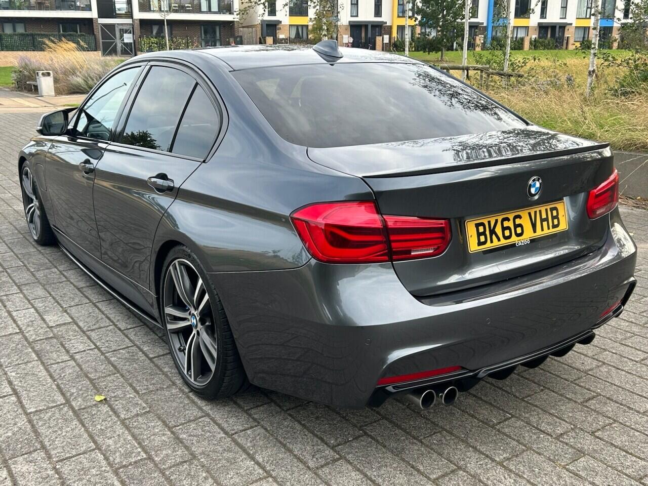 BMW 3 Series view 17