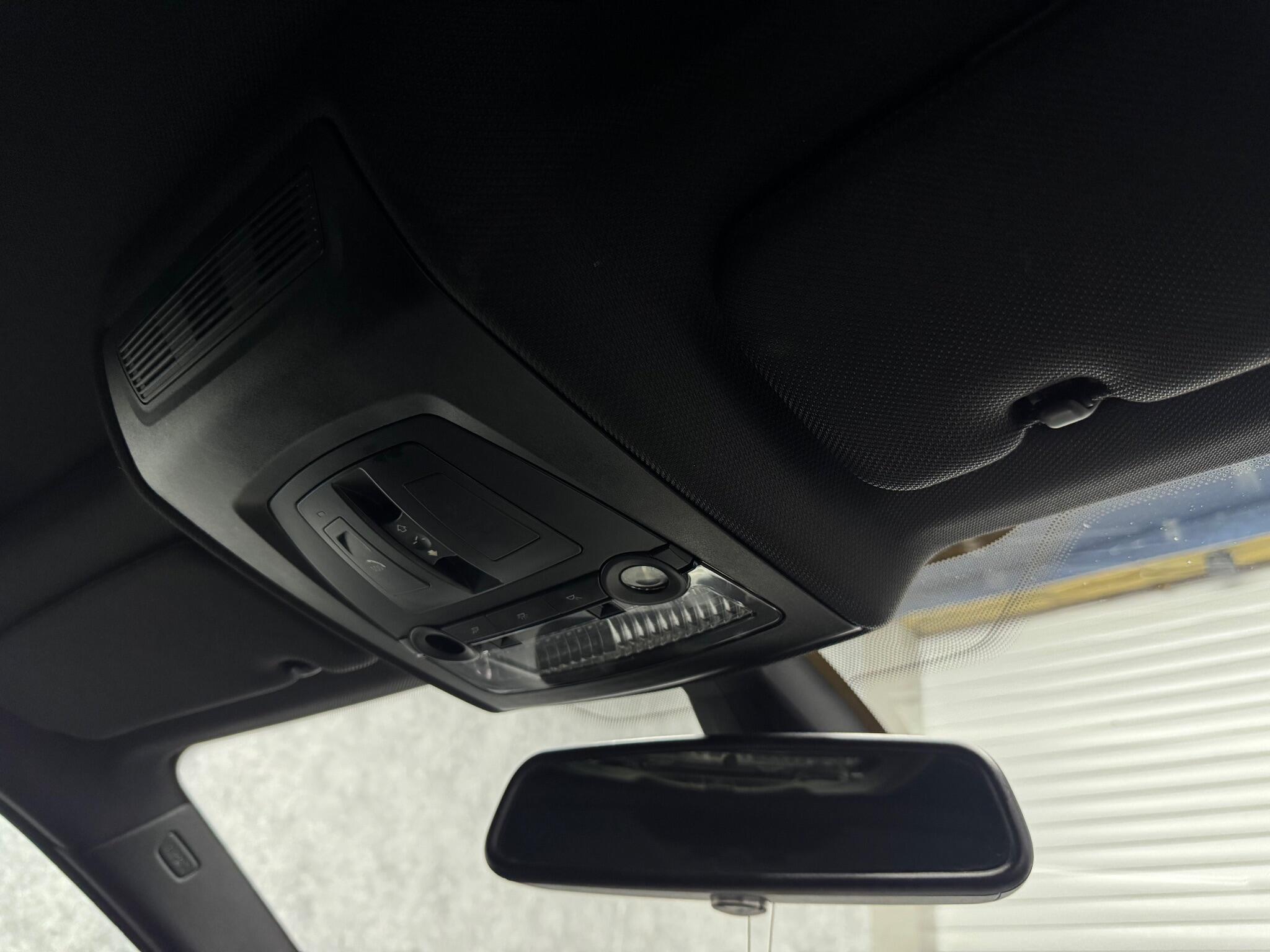 BMW 6 Series view 28