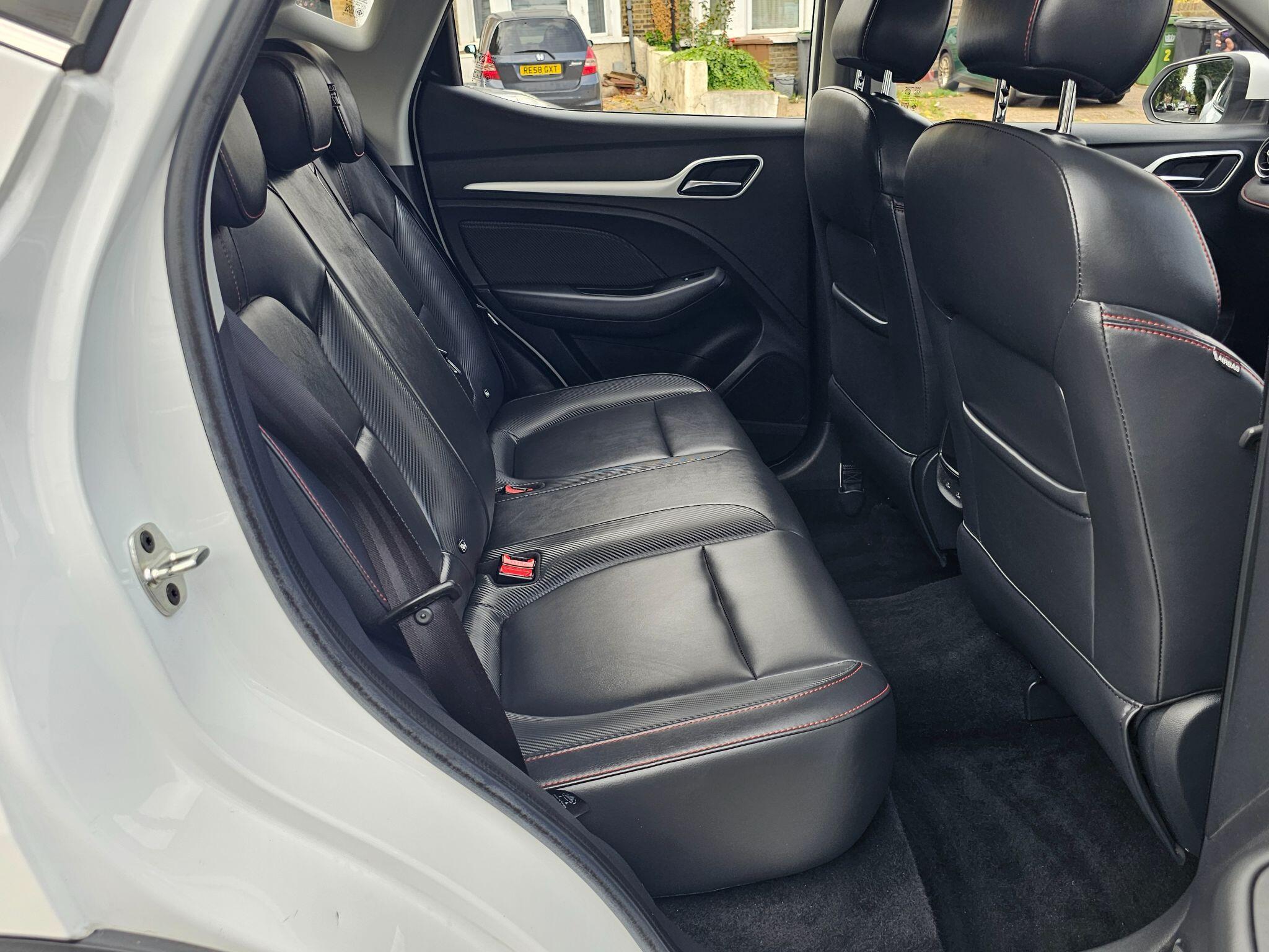 MG ZS view 55