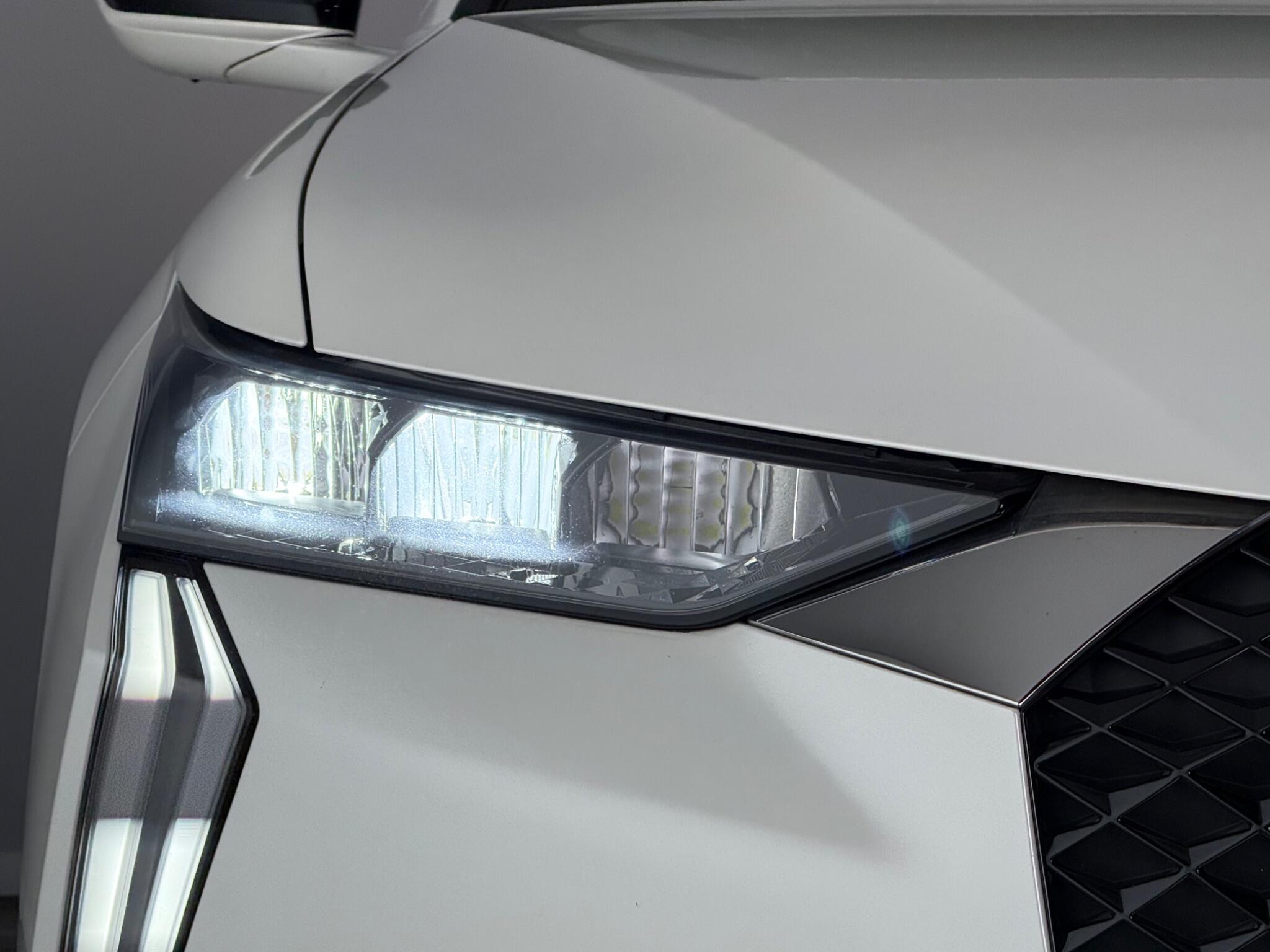 DS Automobiles DS 4 view 4