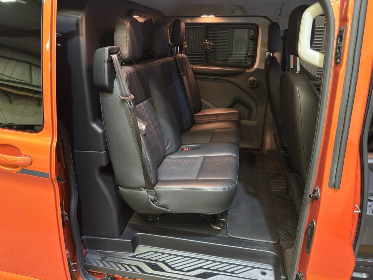 Ford Transit Custom view 9