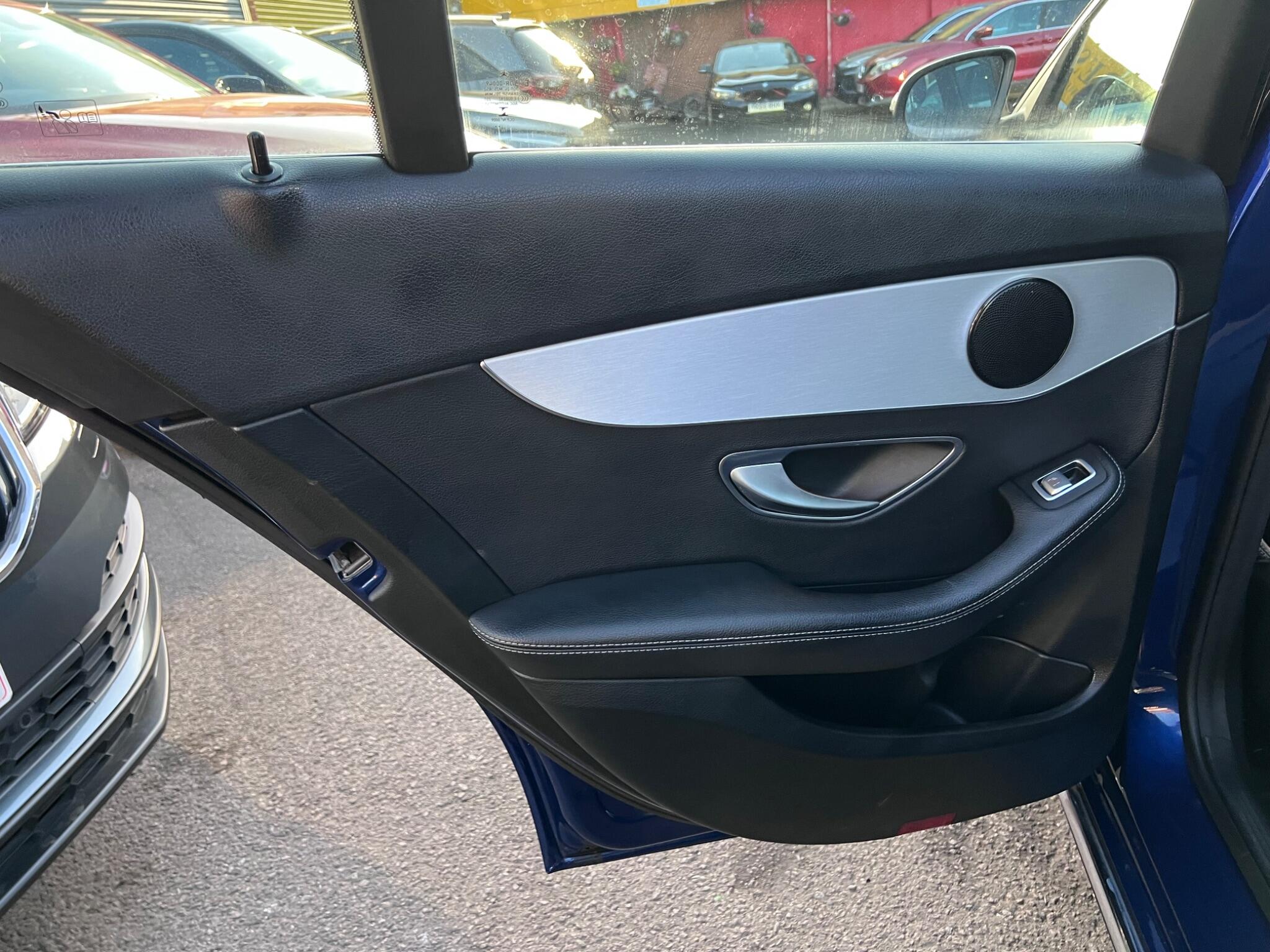 Mercedes-Benz C Class view 32