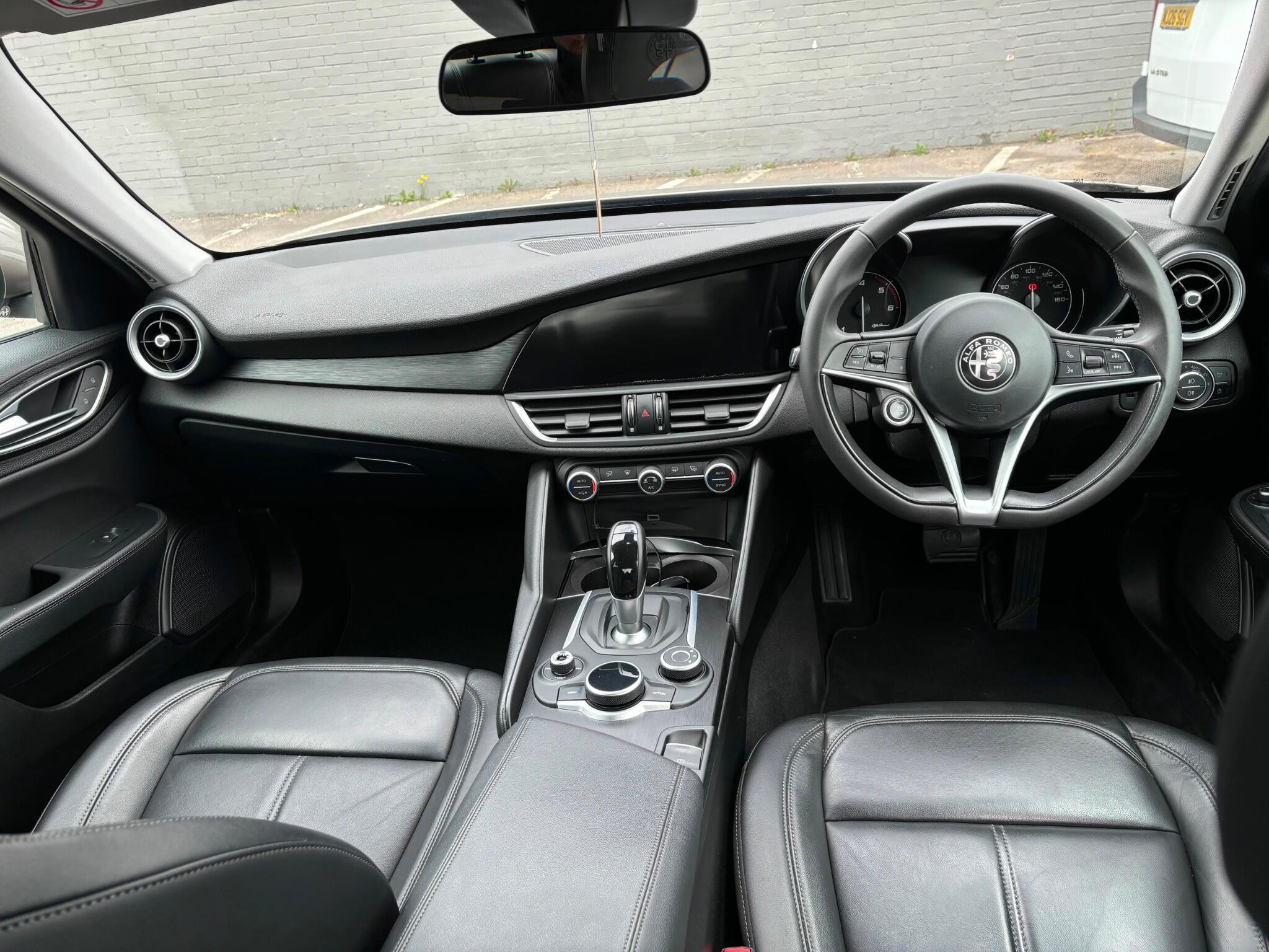 Alfa Romeo Giulia view 10