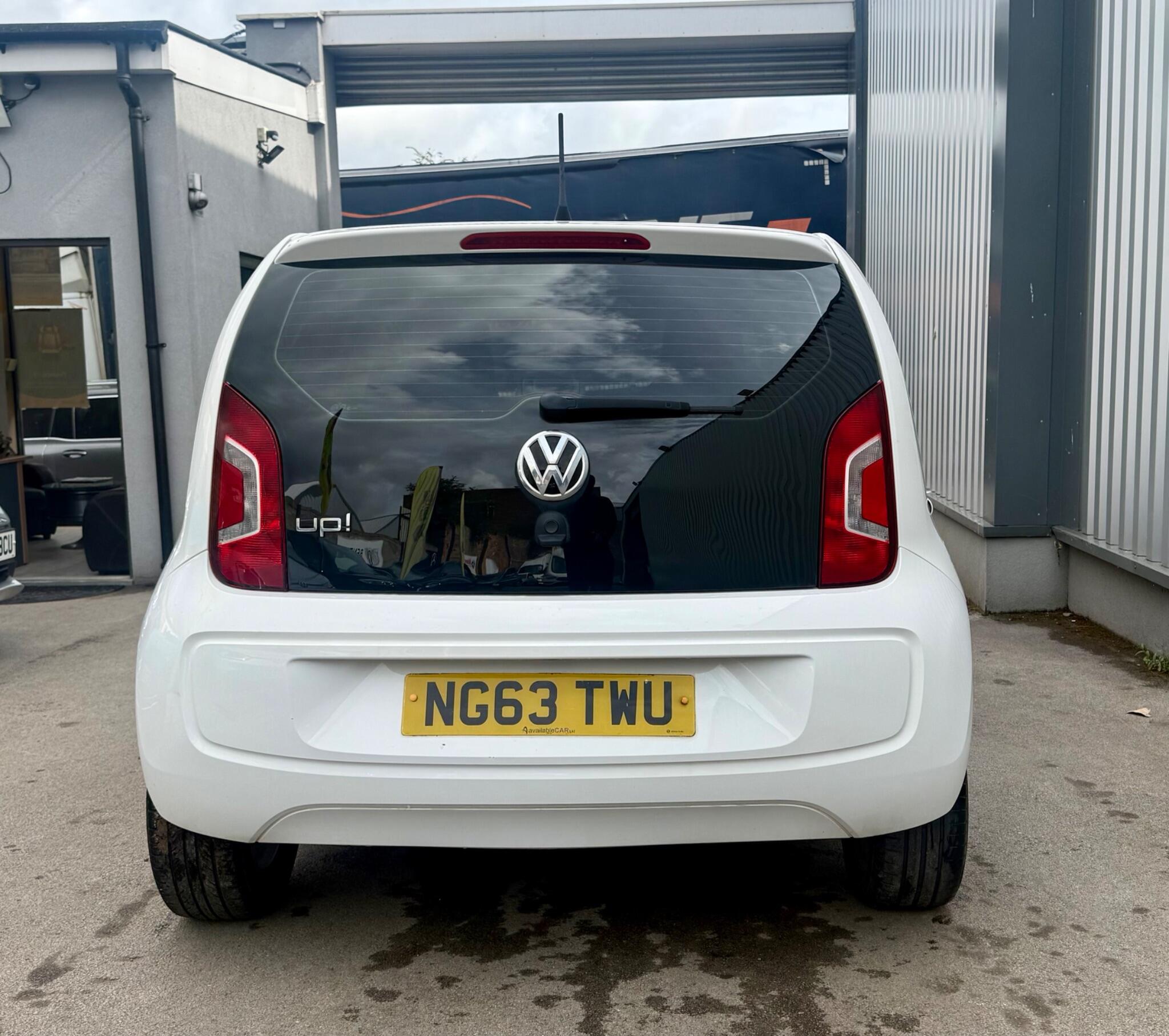 Volkswagen up! view 8