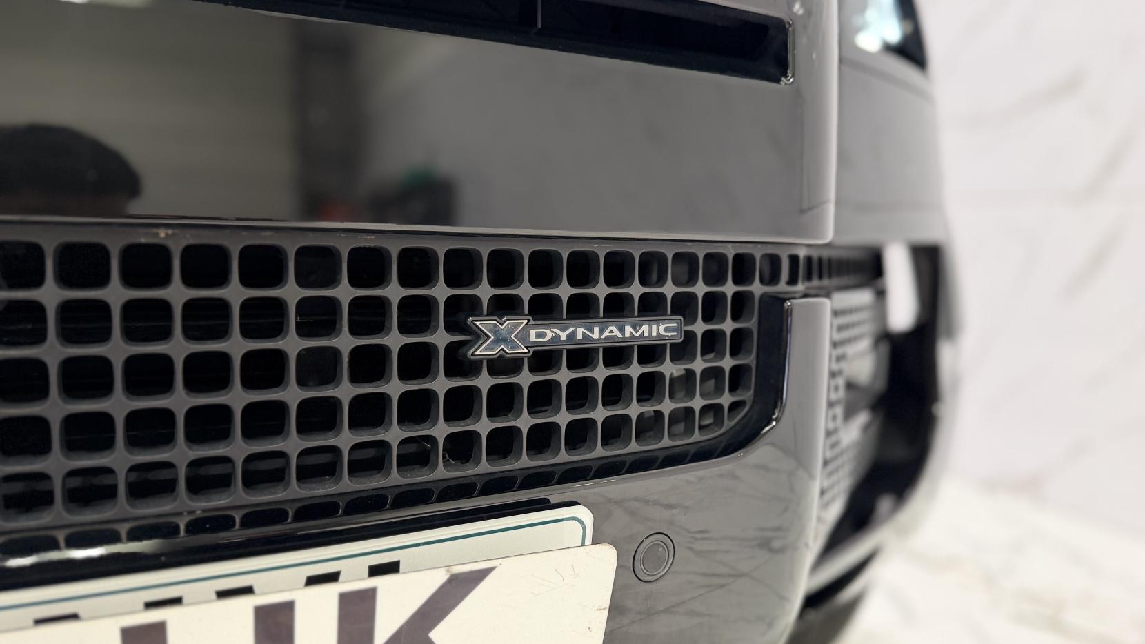 Land Rover Defender view 38