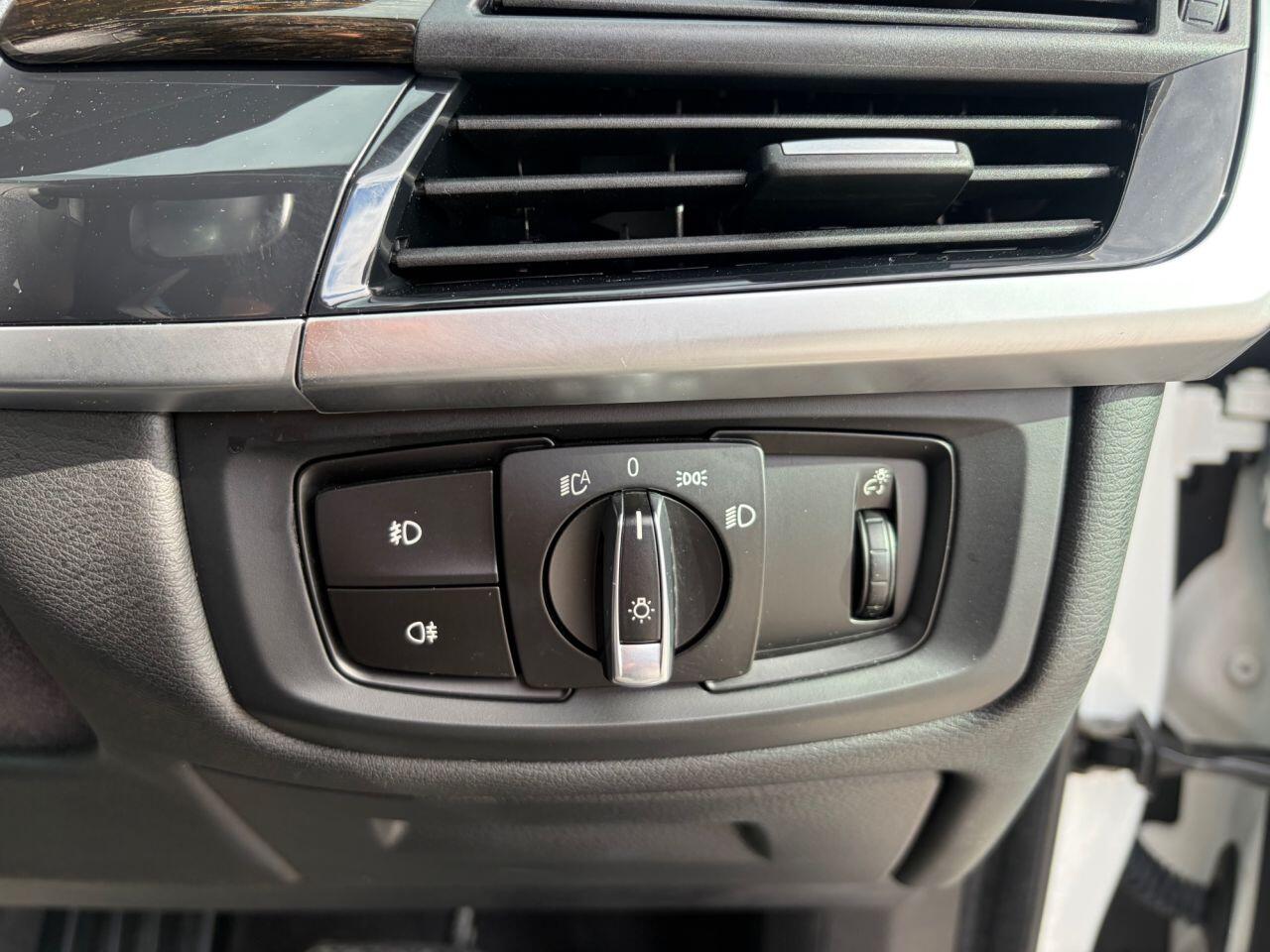 BMW X5 view 35