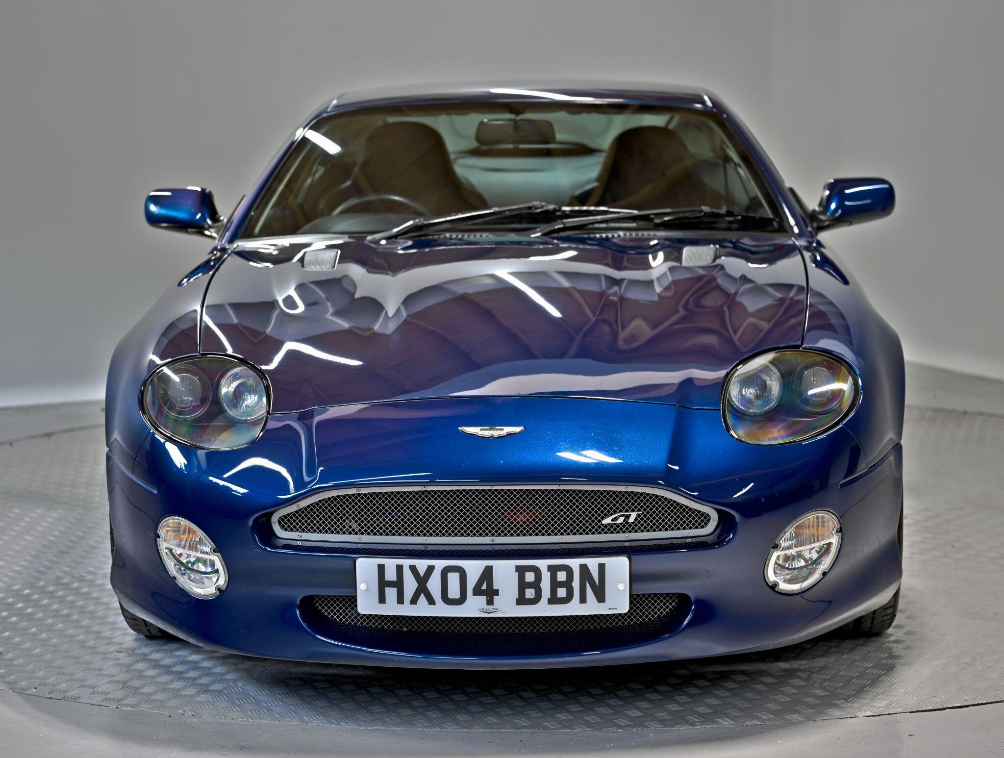 Aston Martin DB7 view 2