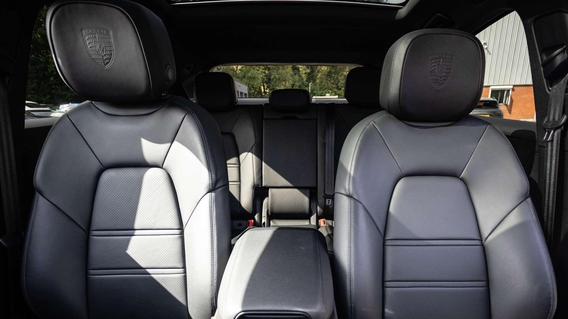 Porsche Cayenne view 15