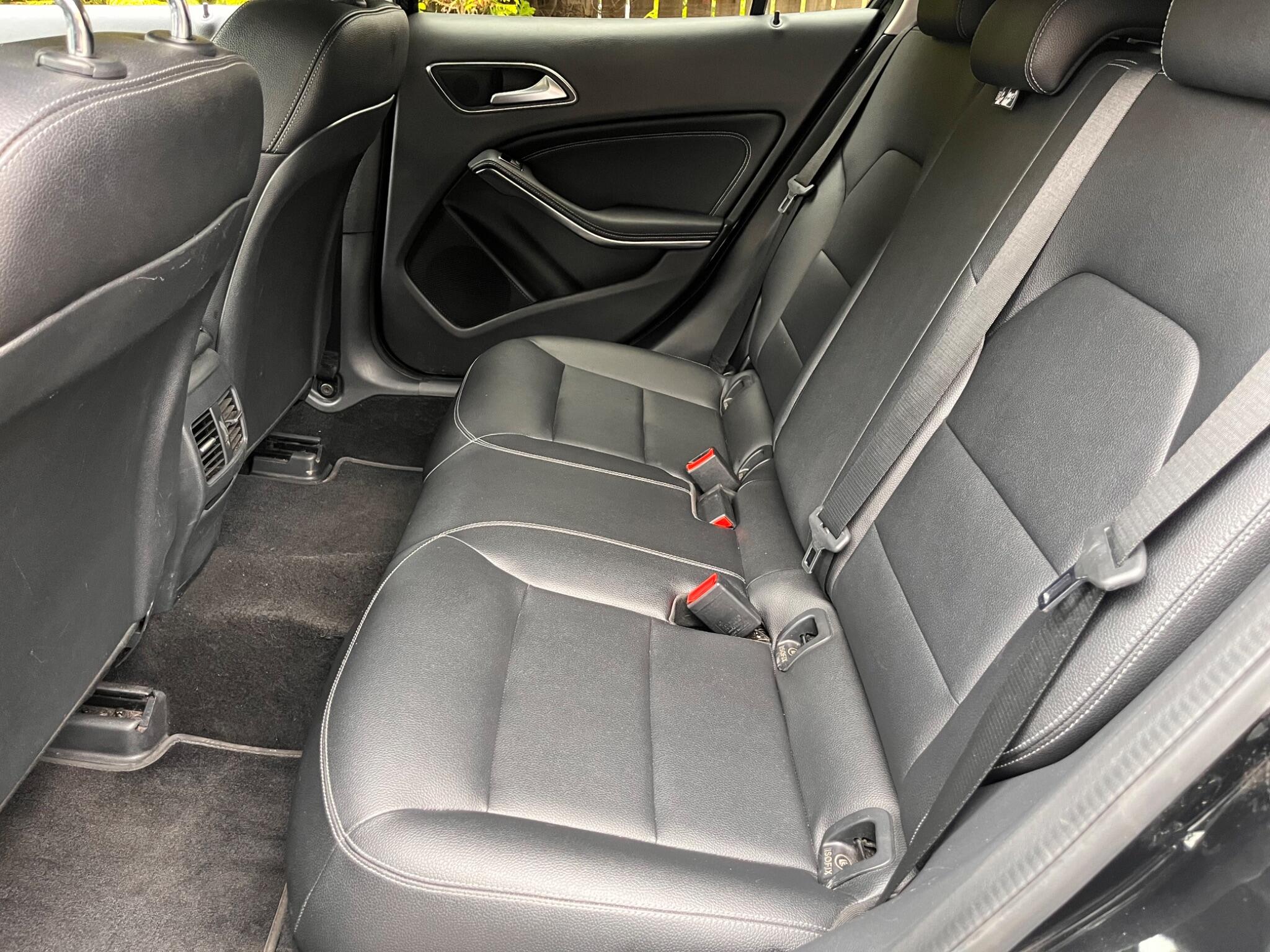 Mercedes-Benz Gla view 31